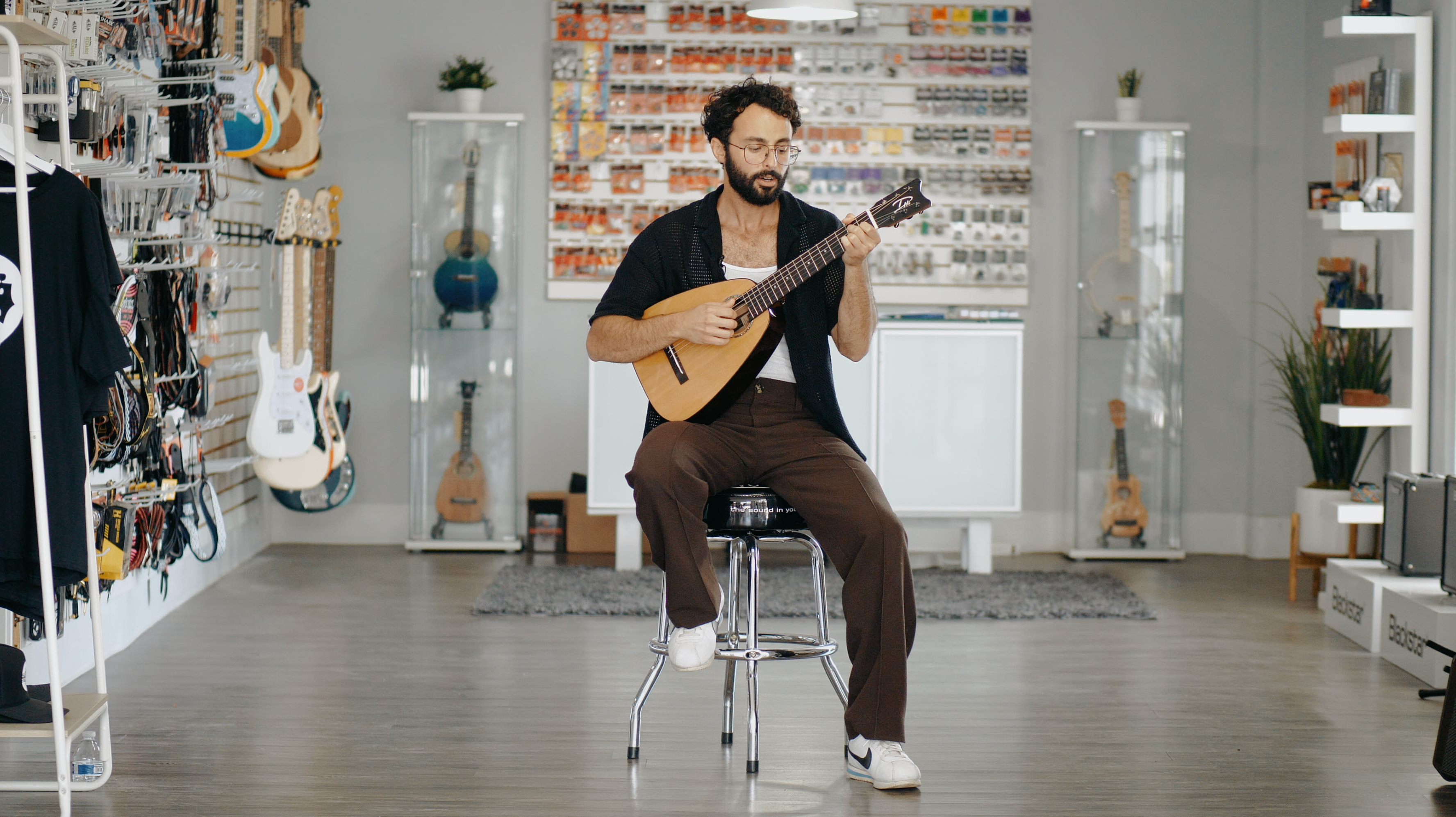 Zach Matari "Floating" on his Romero Creations RC-Dho6-CRW Guitar