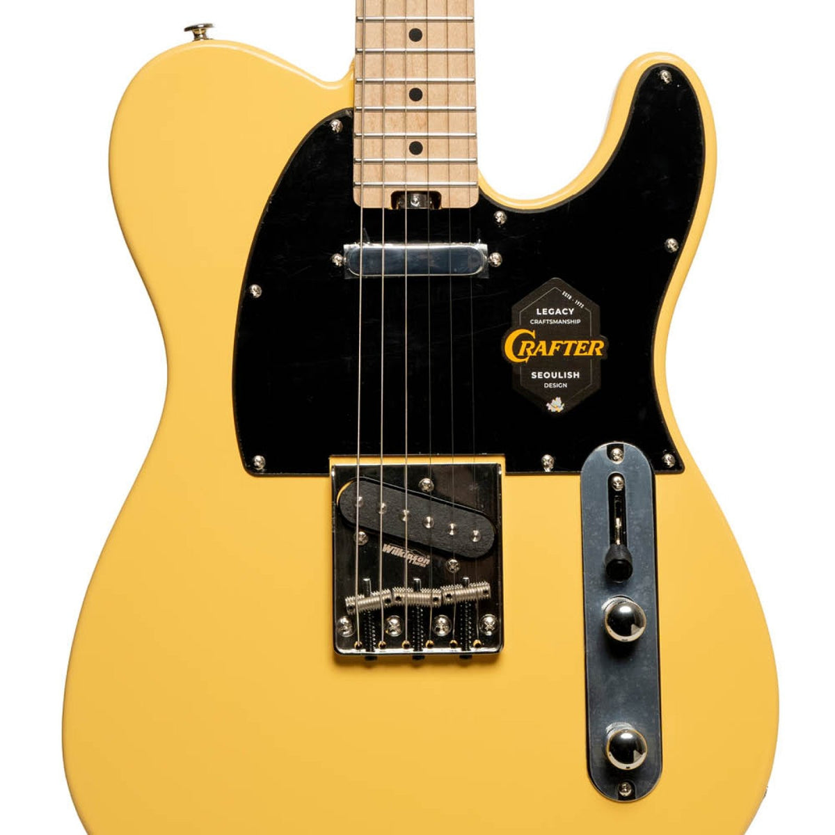 Crafter Modern Sera electric guitar in Butterscotch, close-up of black pickguard, pickup, bridge and control plate