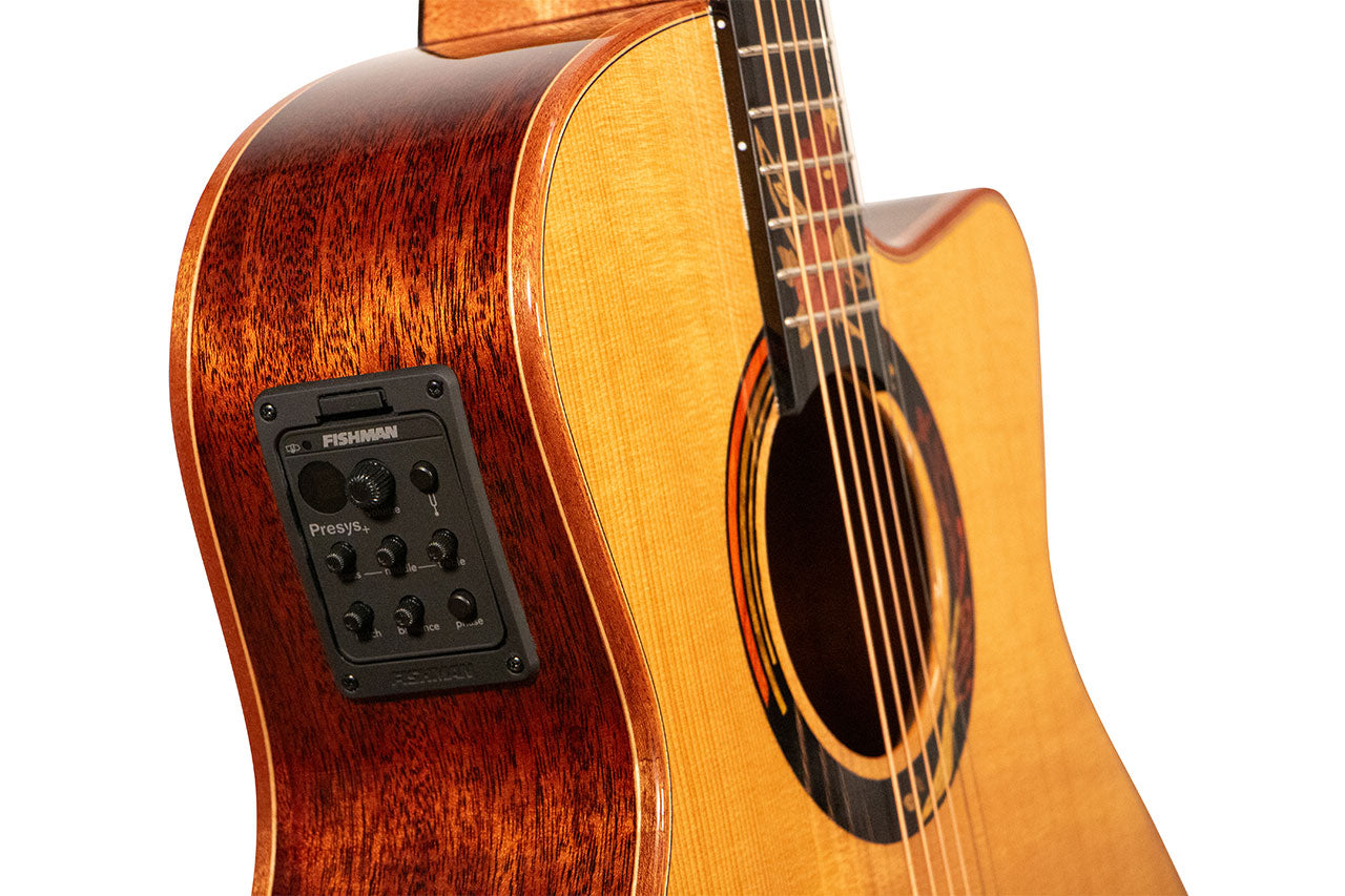 Mérida AUTUMN-EQ Auditorium Guitar