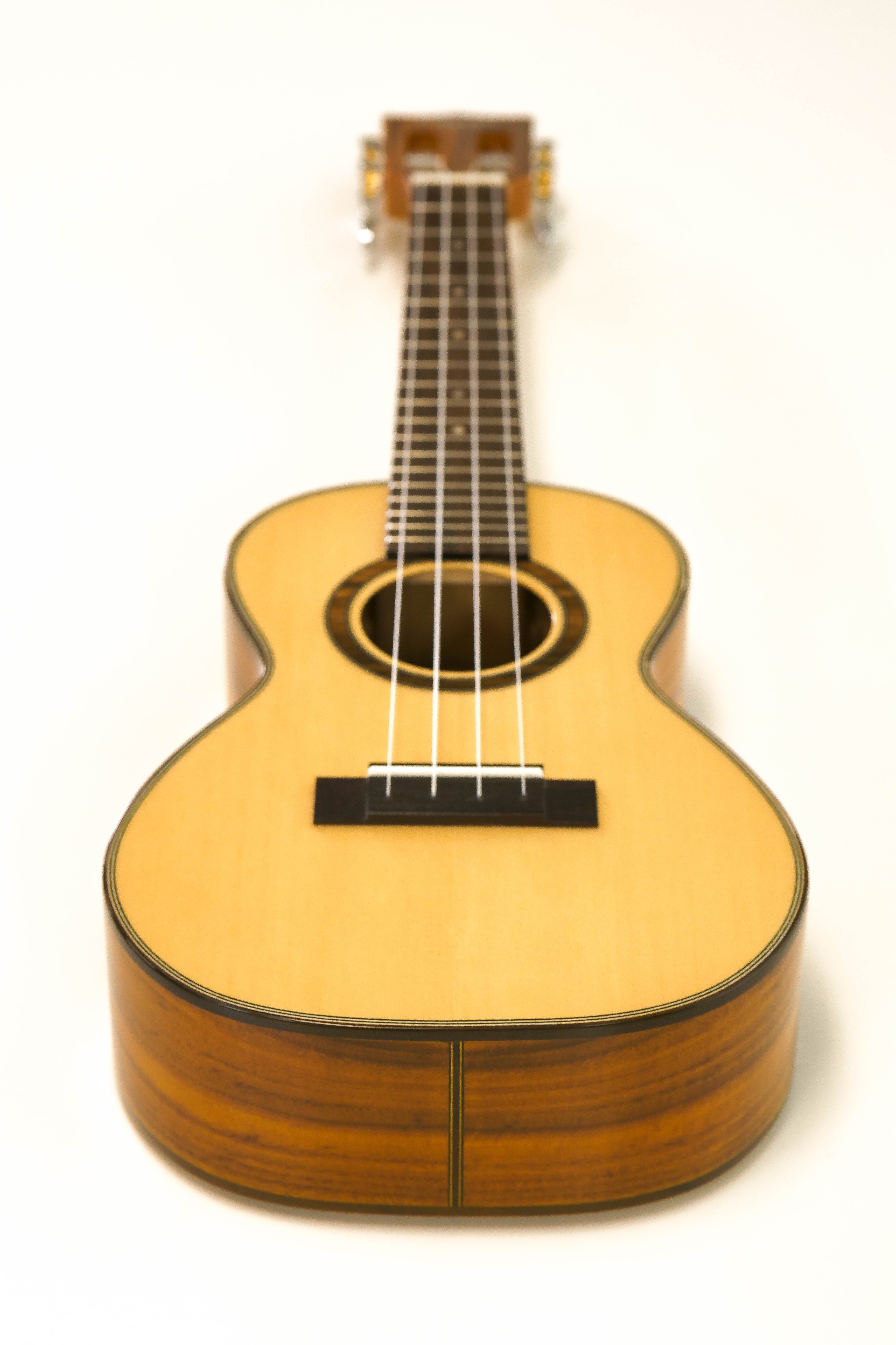 Ohana CK-250G Concert Ukulele