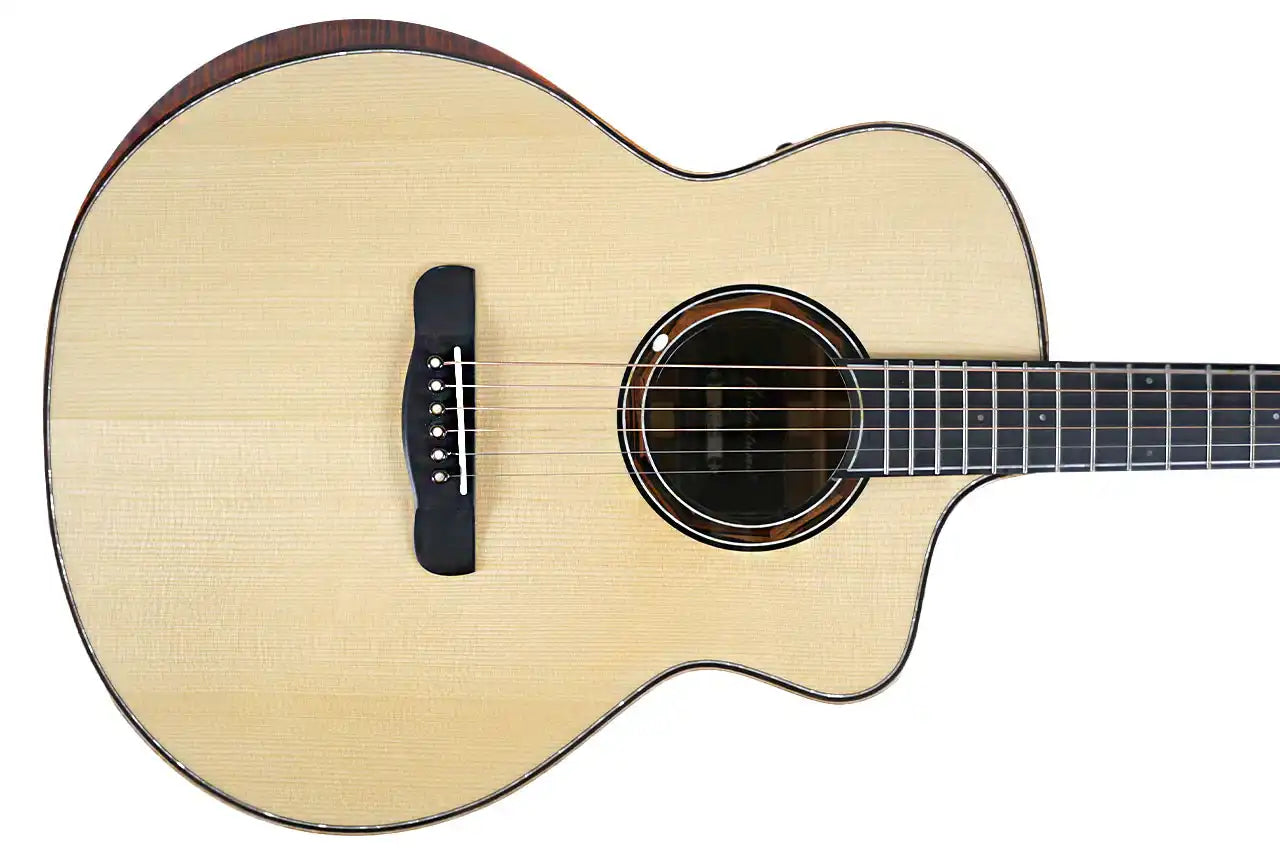 Mérida DTGC-EQ Beyond Series Grand Concert Guitar