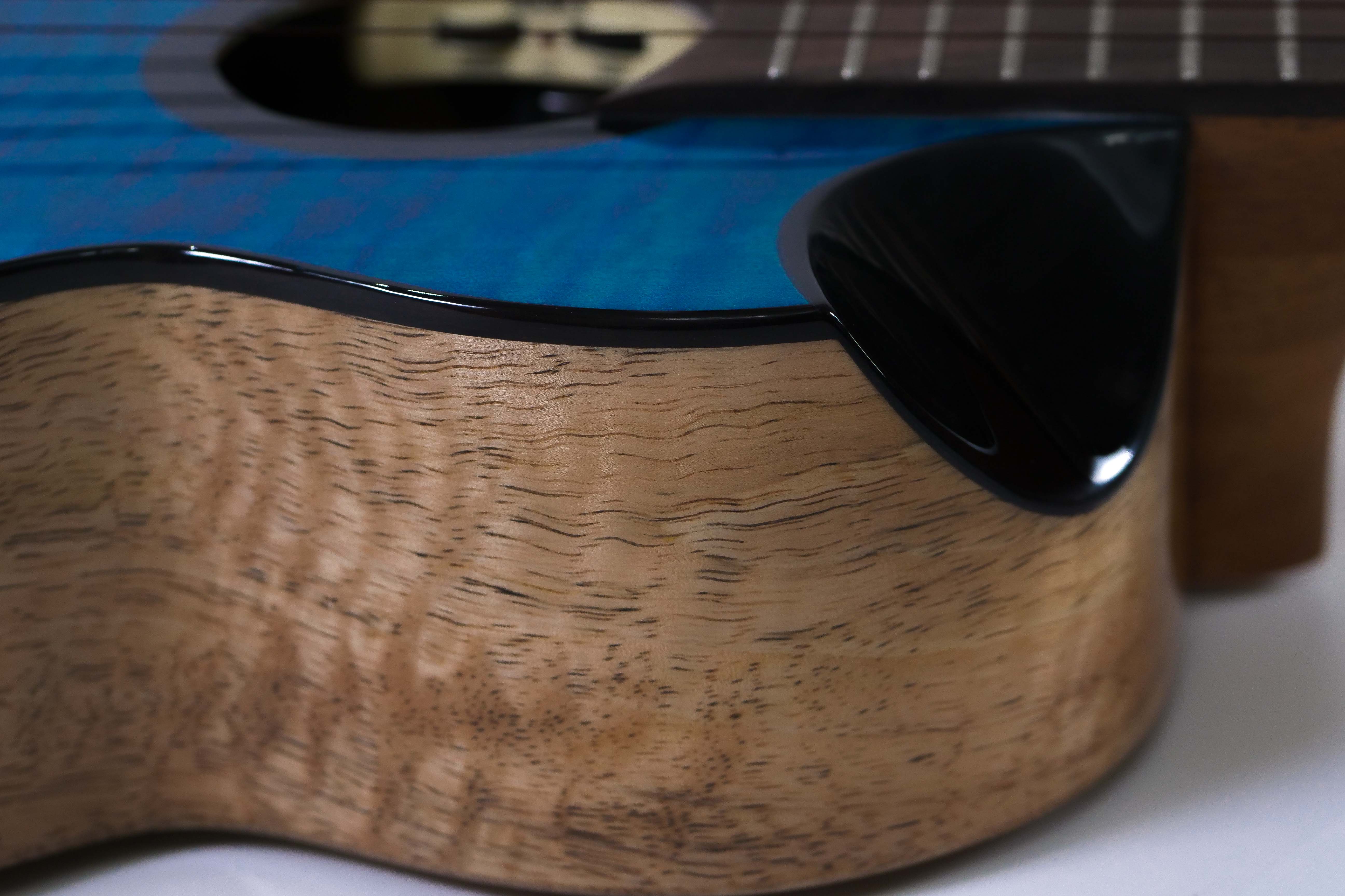 Flight Comet Blue EQ-A Tenor Ukulele