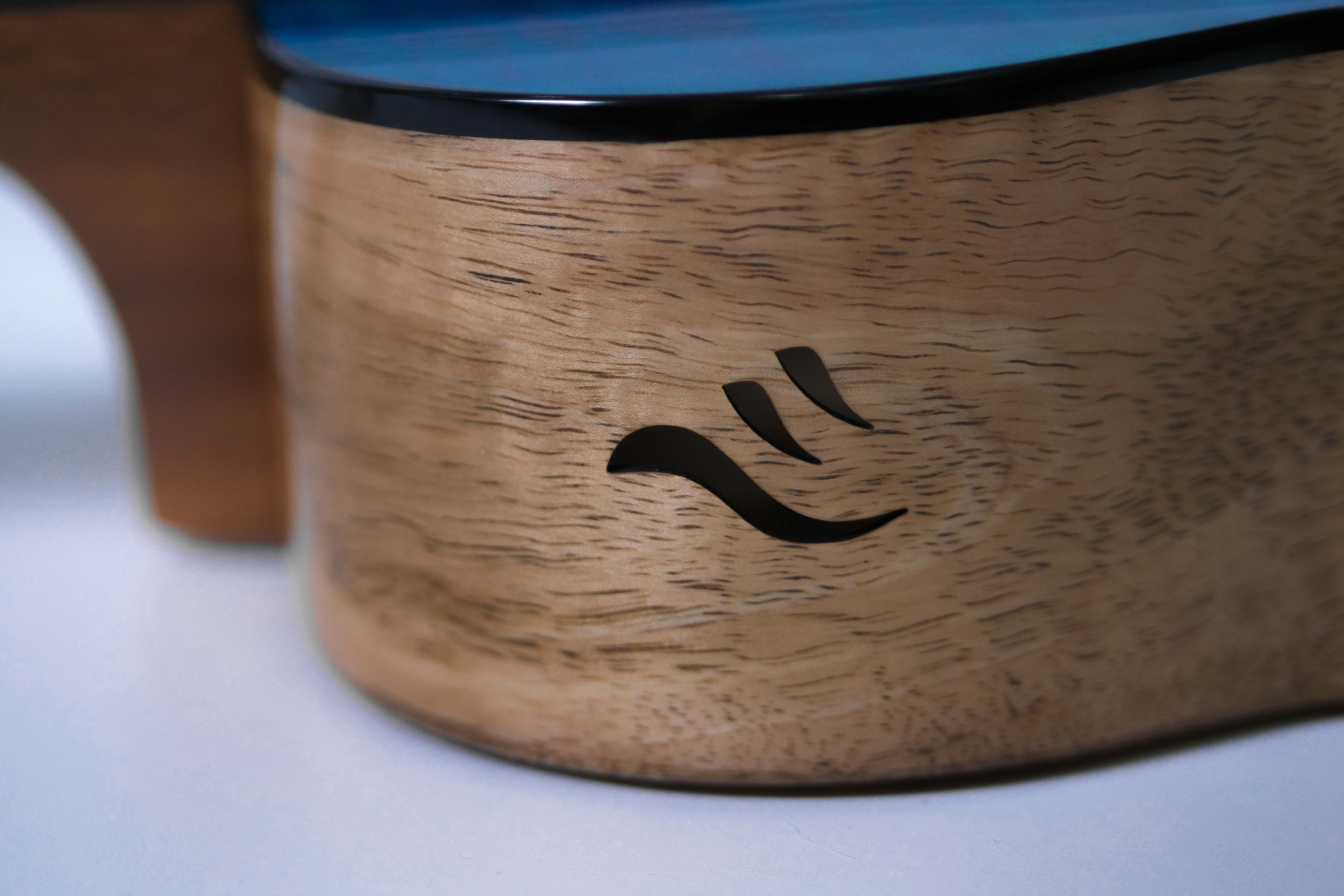 Flight Comet Blue EQ-A Tenor Ukulele