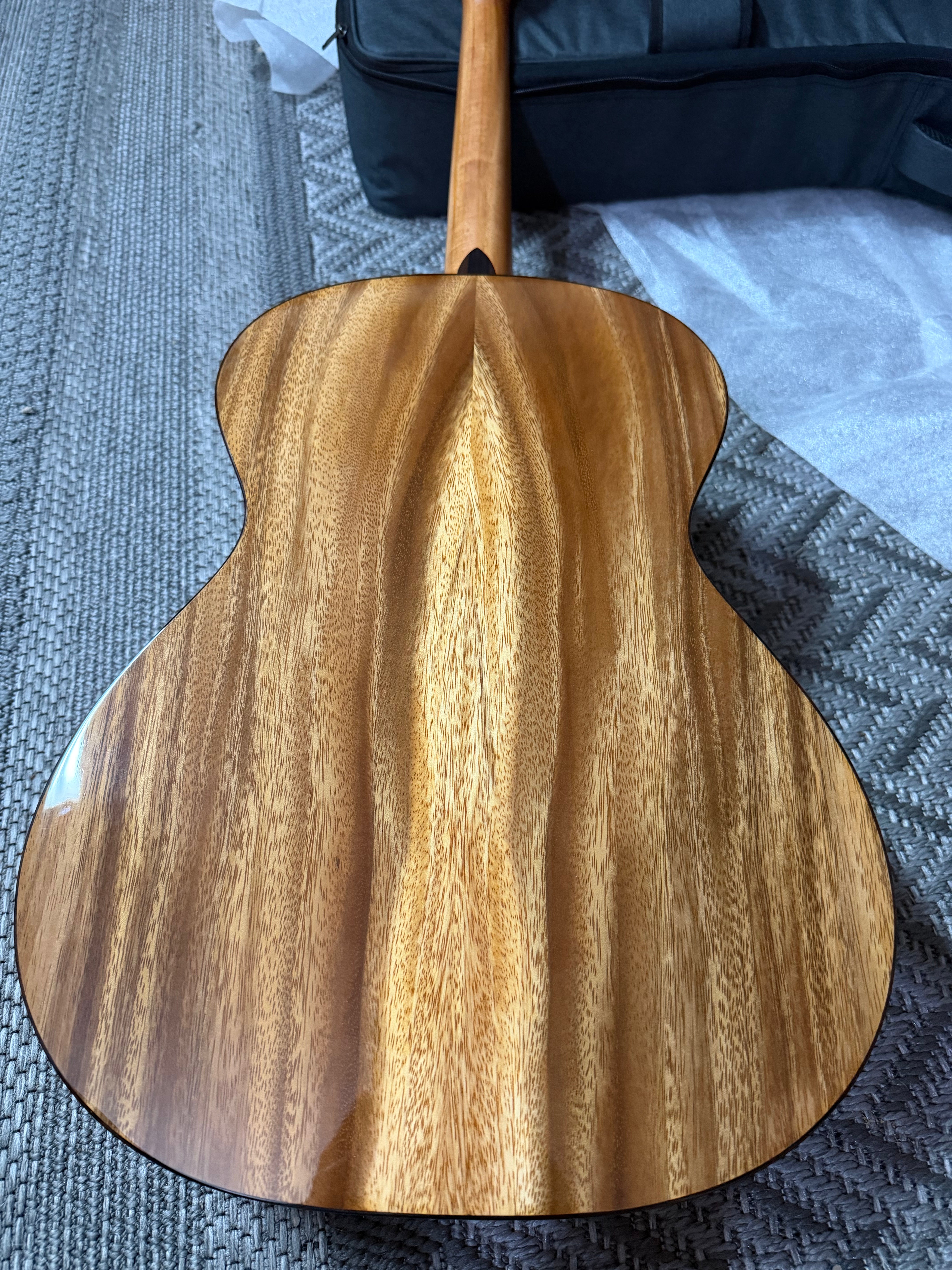 Pono BN4-1 Solid Cedar & Acacia Big Baritone Ukulele - Lattice Bracing