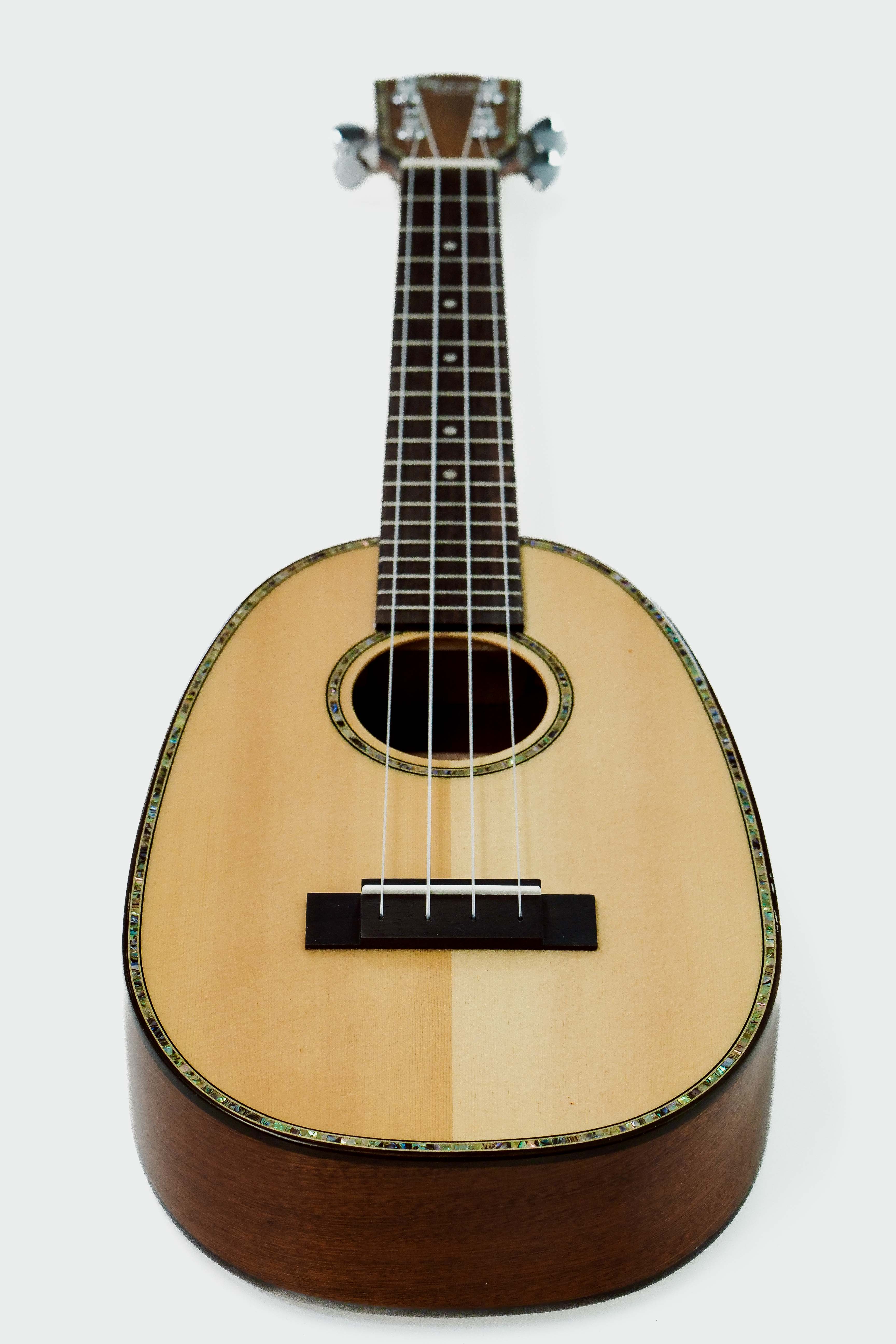 Ohana PKC-70G Pineapple Concert Ukulele