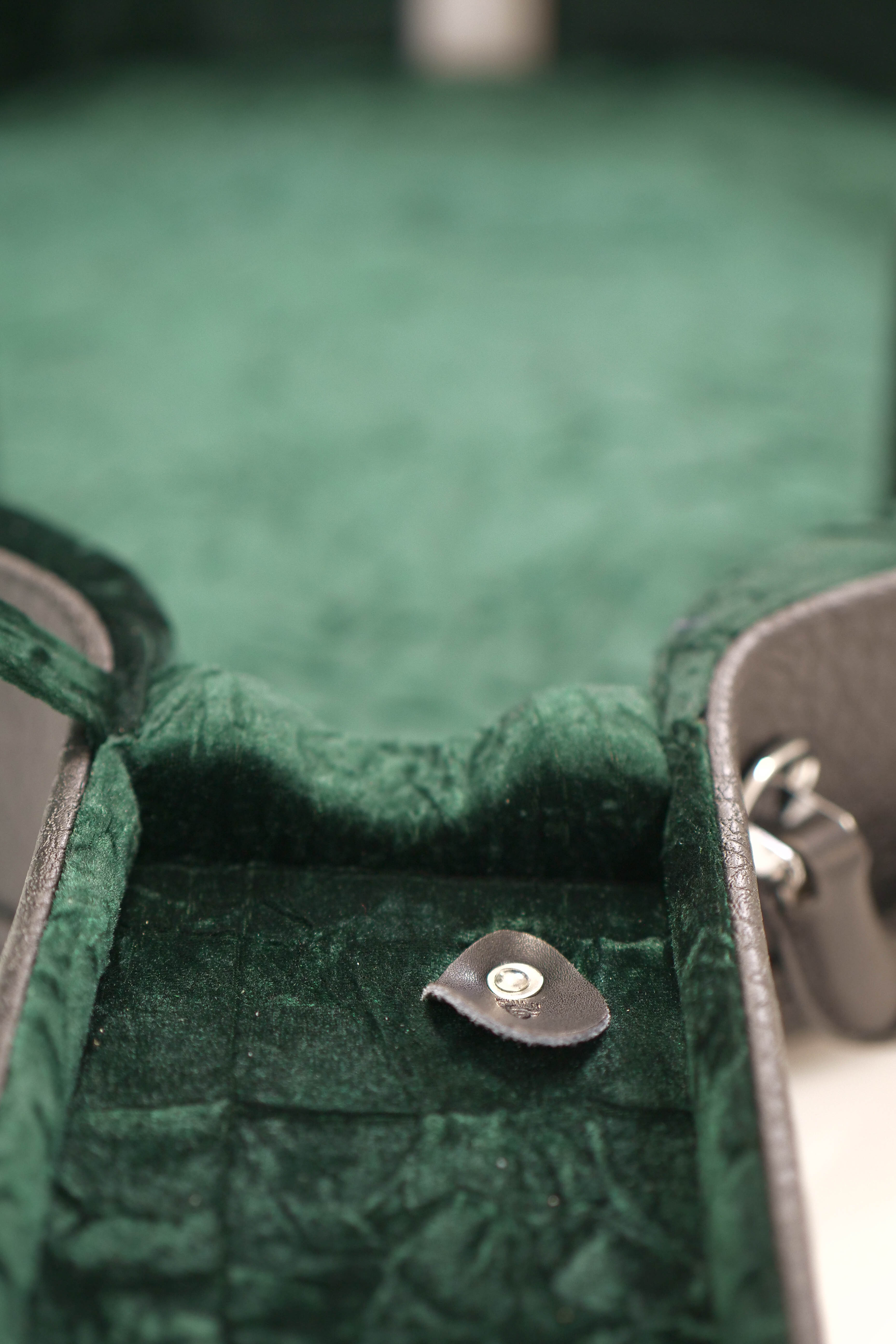 Guild Humidified Archtop Wood Case - Concert