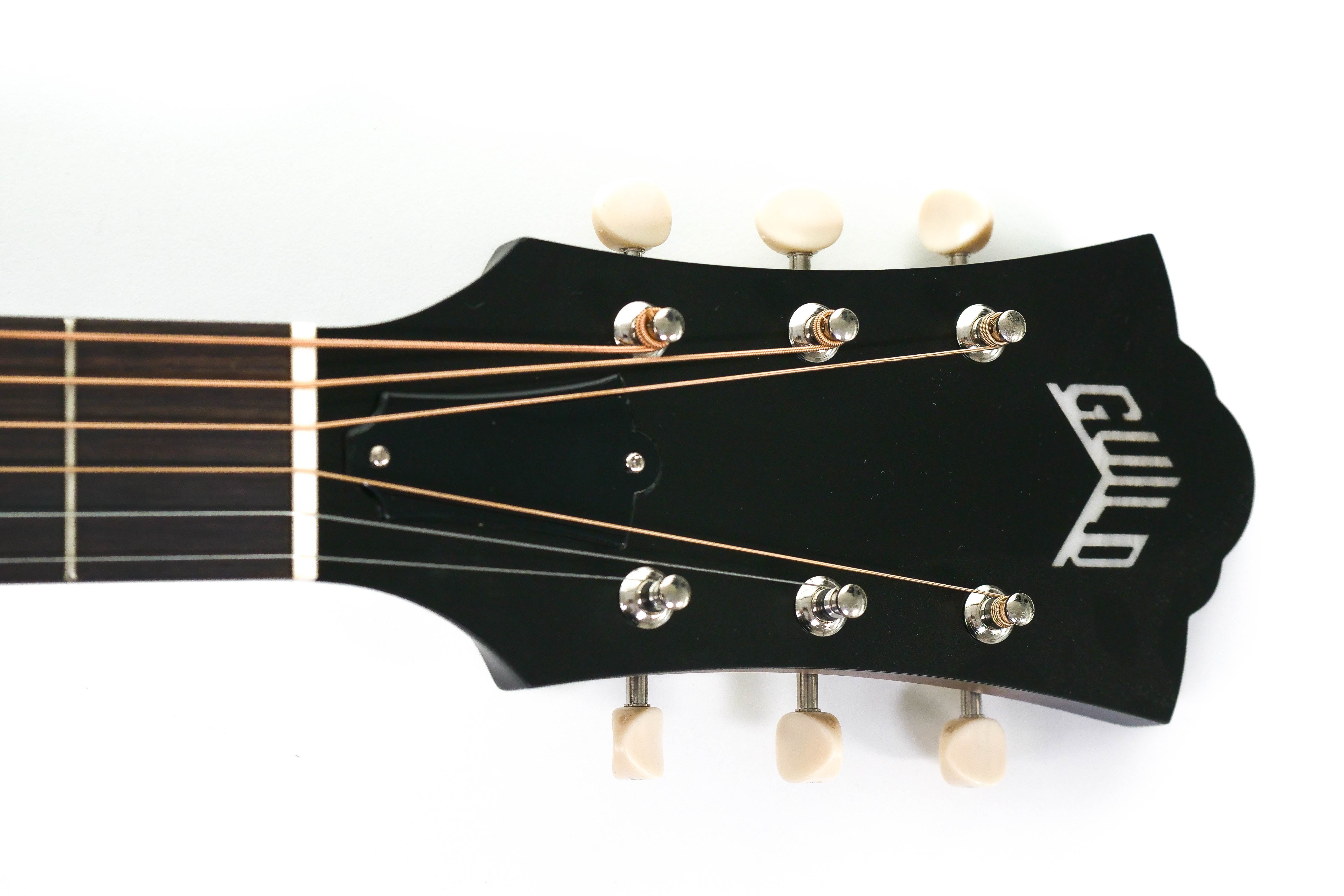 logo on headstock