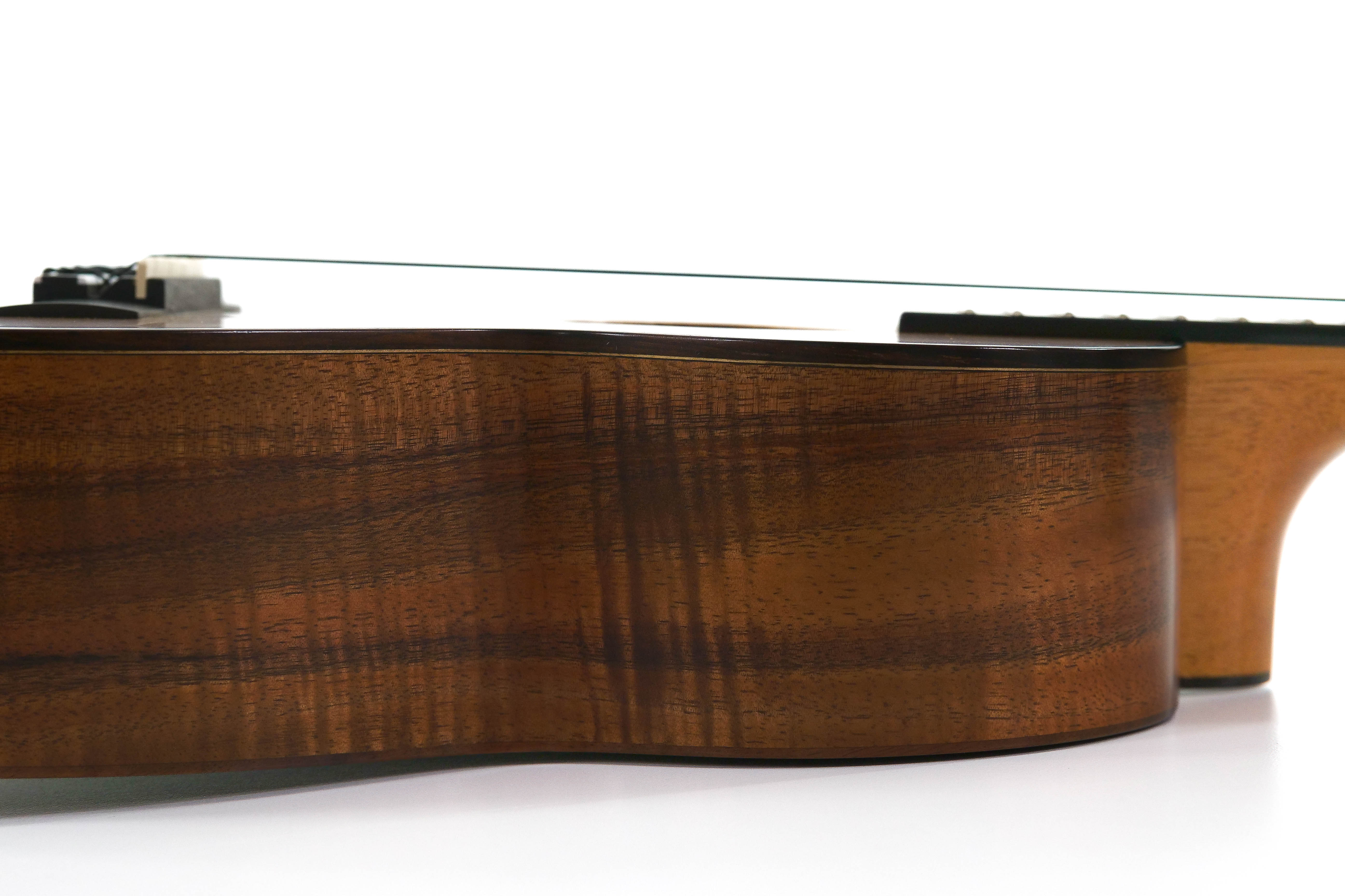 Kamaka HF-3 DC Deluxe Tenor Ukulele