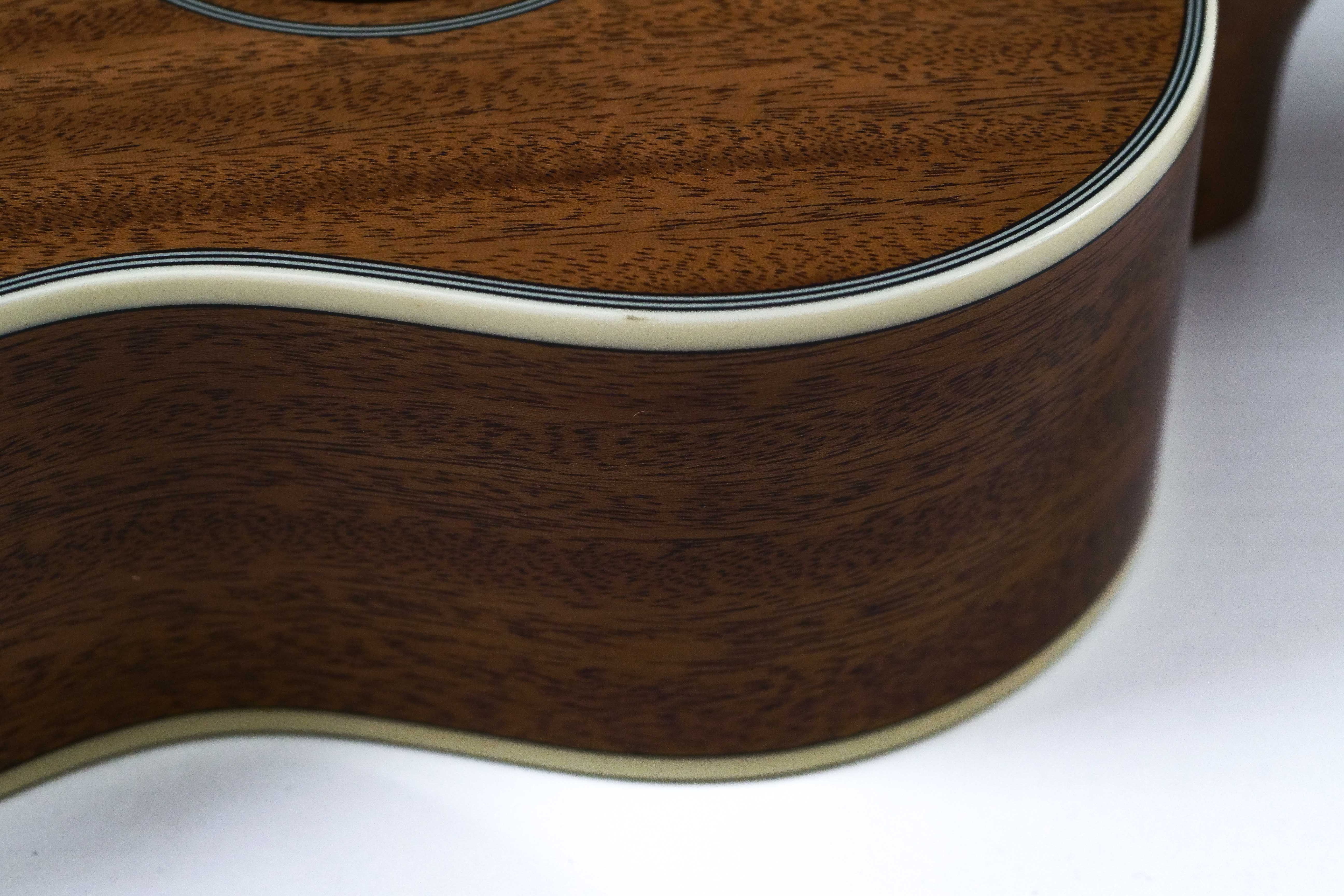 P2122918 | Terry Carter Music Store