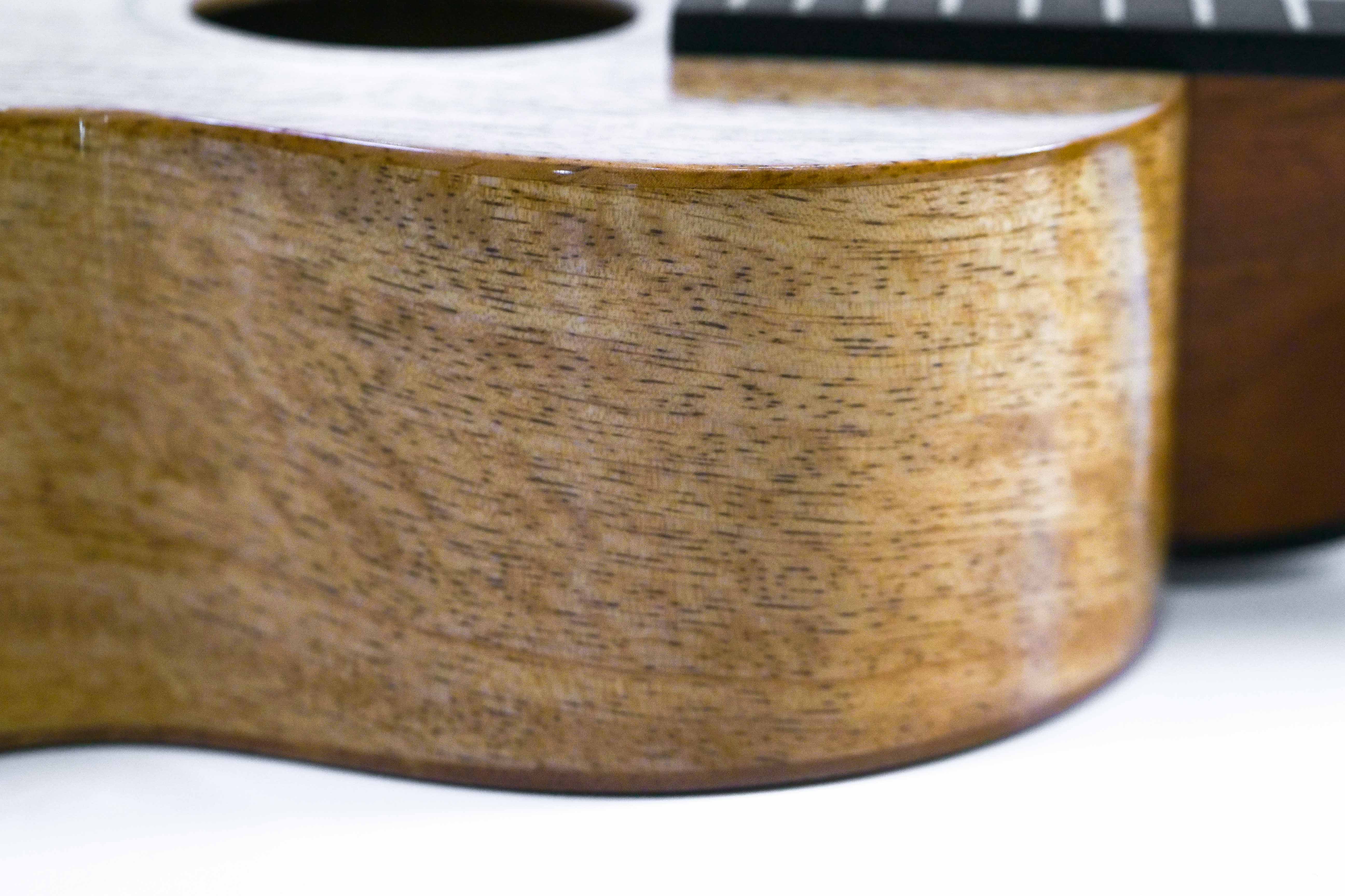 Pono MGCD Deluxe Concert Ukulele