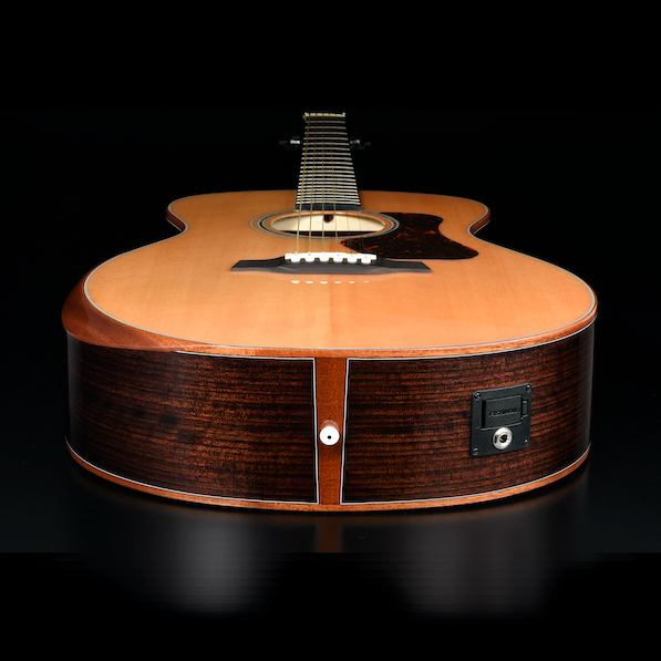 Walden G803RE-G ergonomic mahogany armrest detail