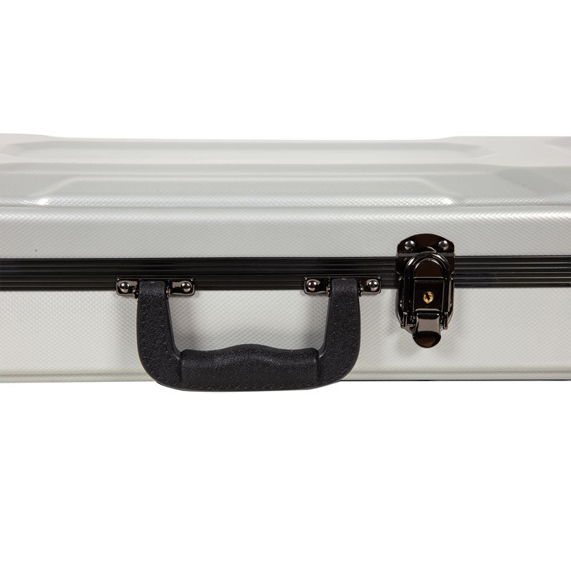 Close-up of the black carry handle and metal latch on the silver Crossrock CRA860VFSL ABS shell.