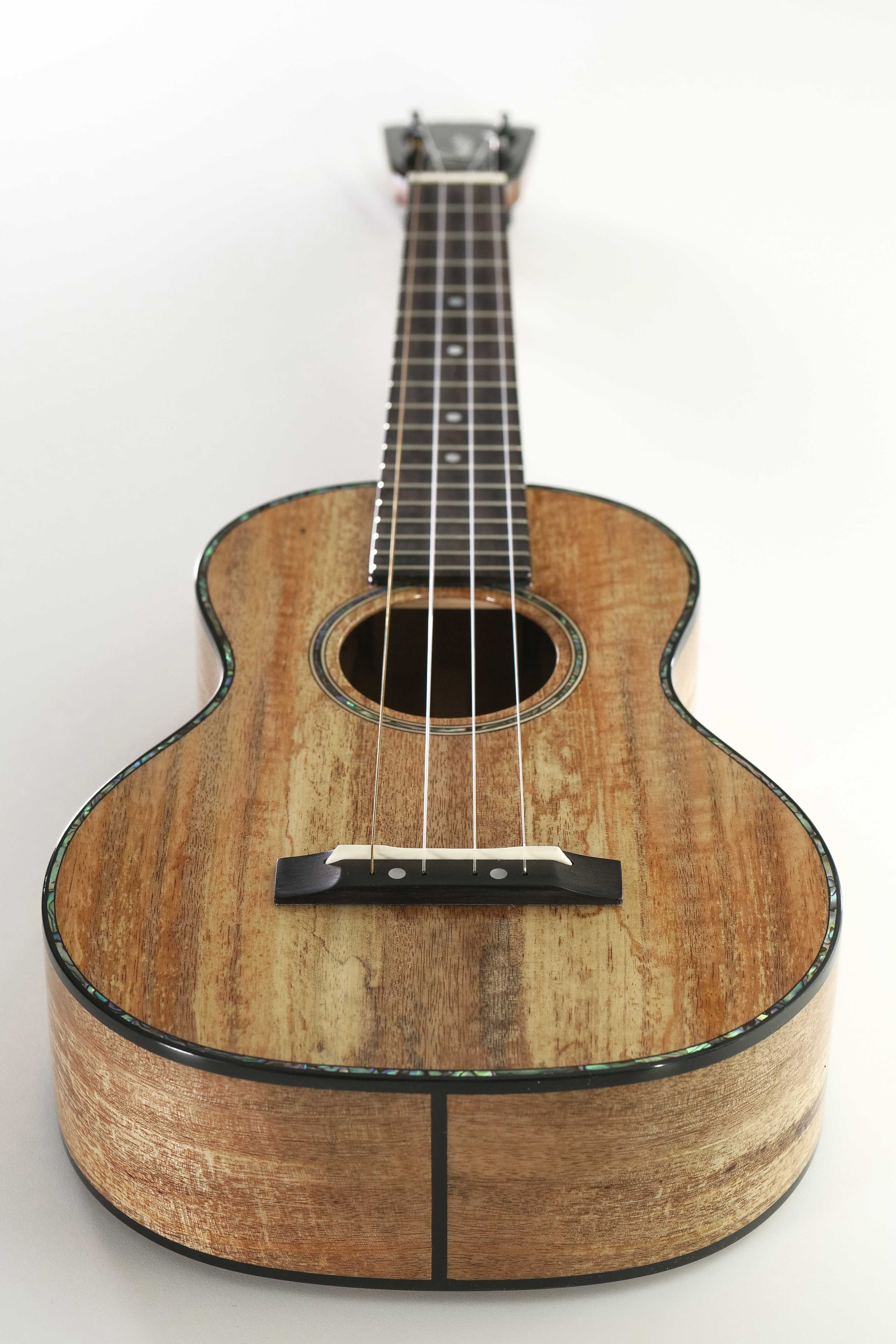 Romero Creations RC-R-MG Spalted Mango Replica Tenor Ukulele