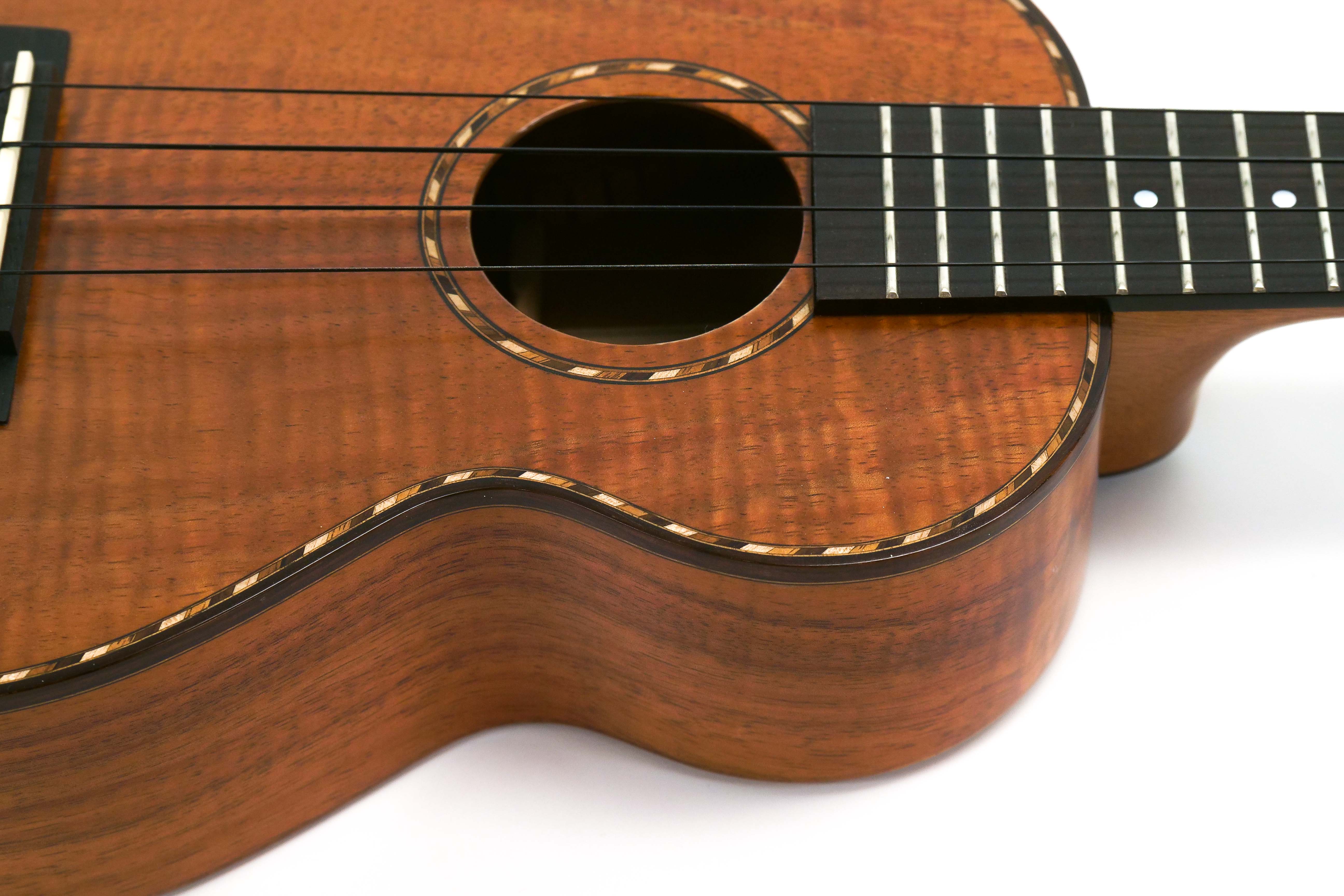 Kamaka HF-2DI Deluxe Concert Ukulele