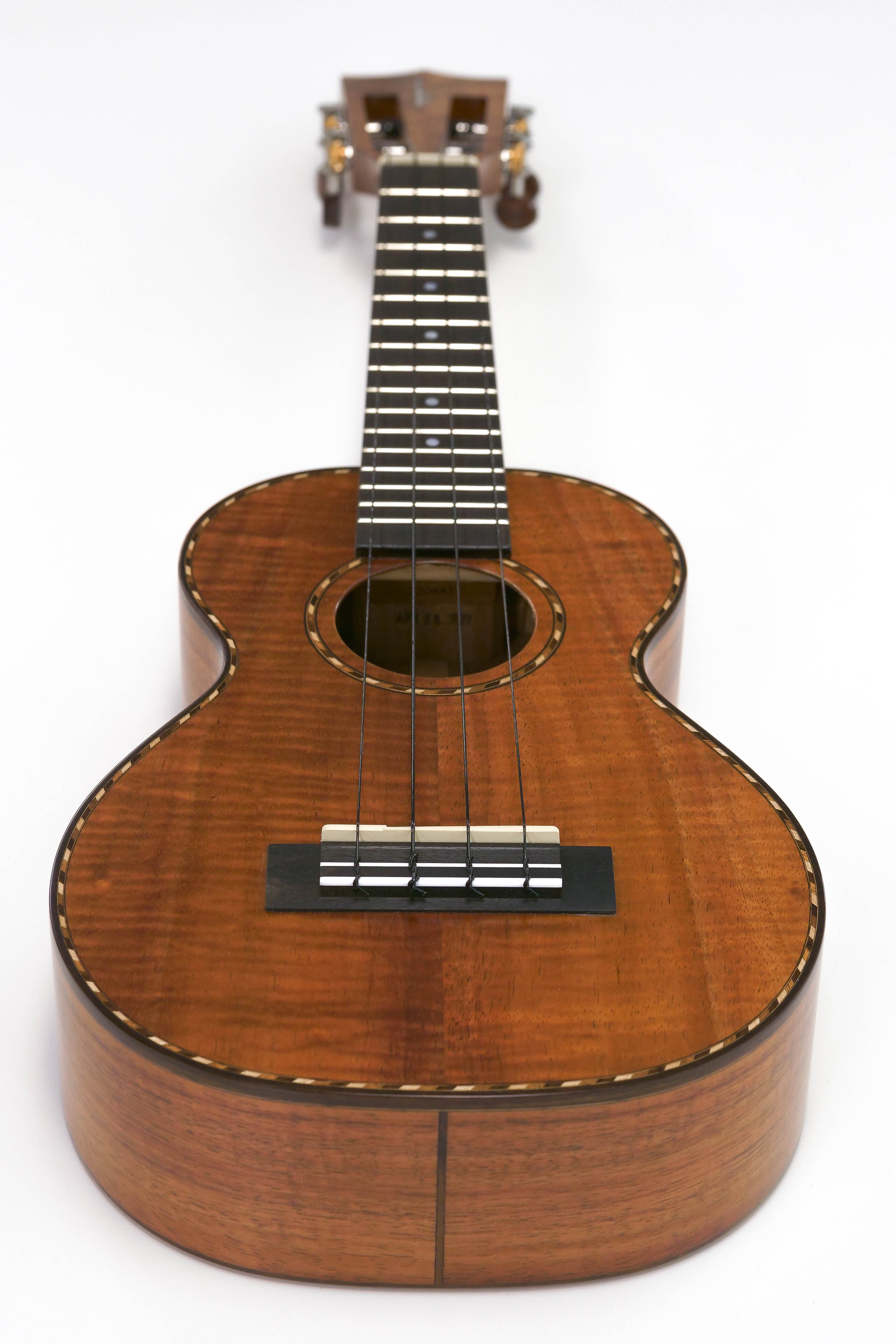 Kamaka HF-2DI Deluxe Concert Ukulele