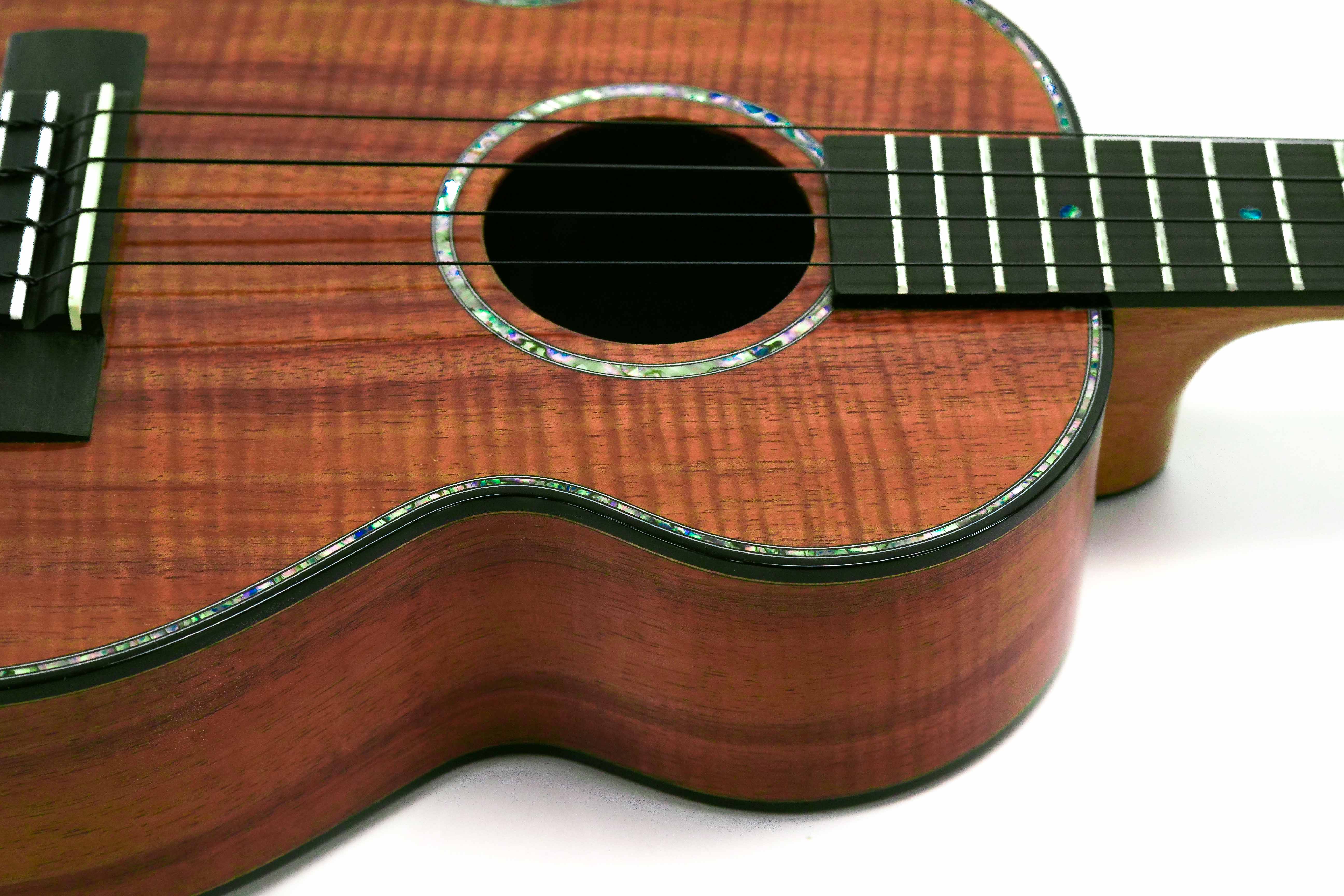 Kamaka HF-3-D2 Deluxe Tenor Ukulele