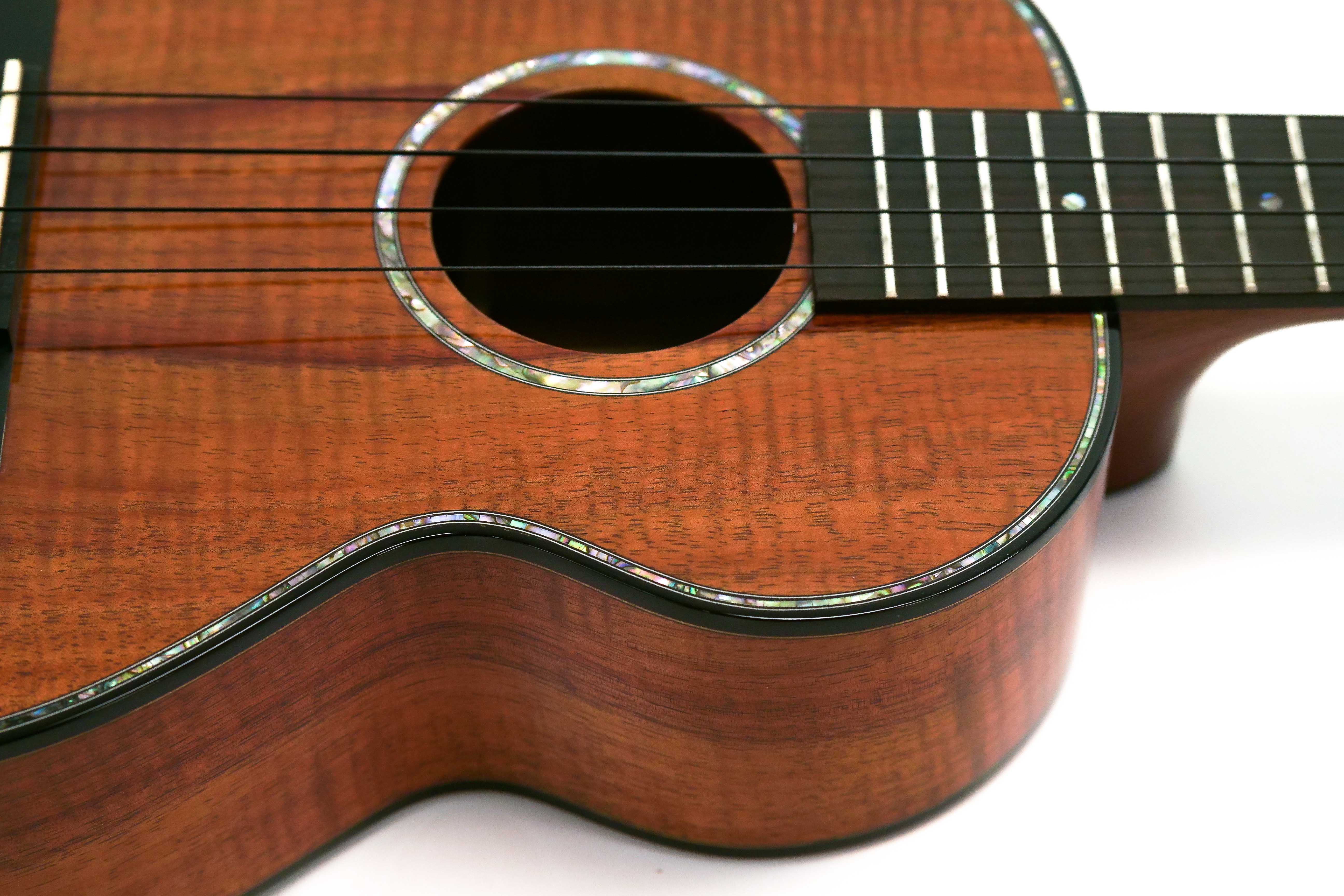 Kamaka HF-3-D2 Deluxe Tenor Ukulele