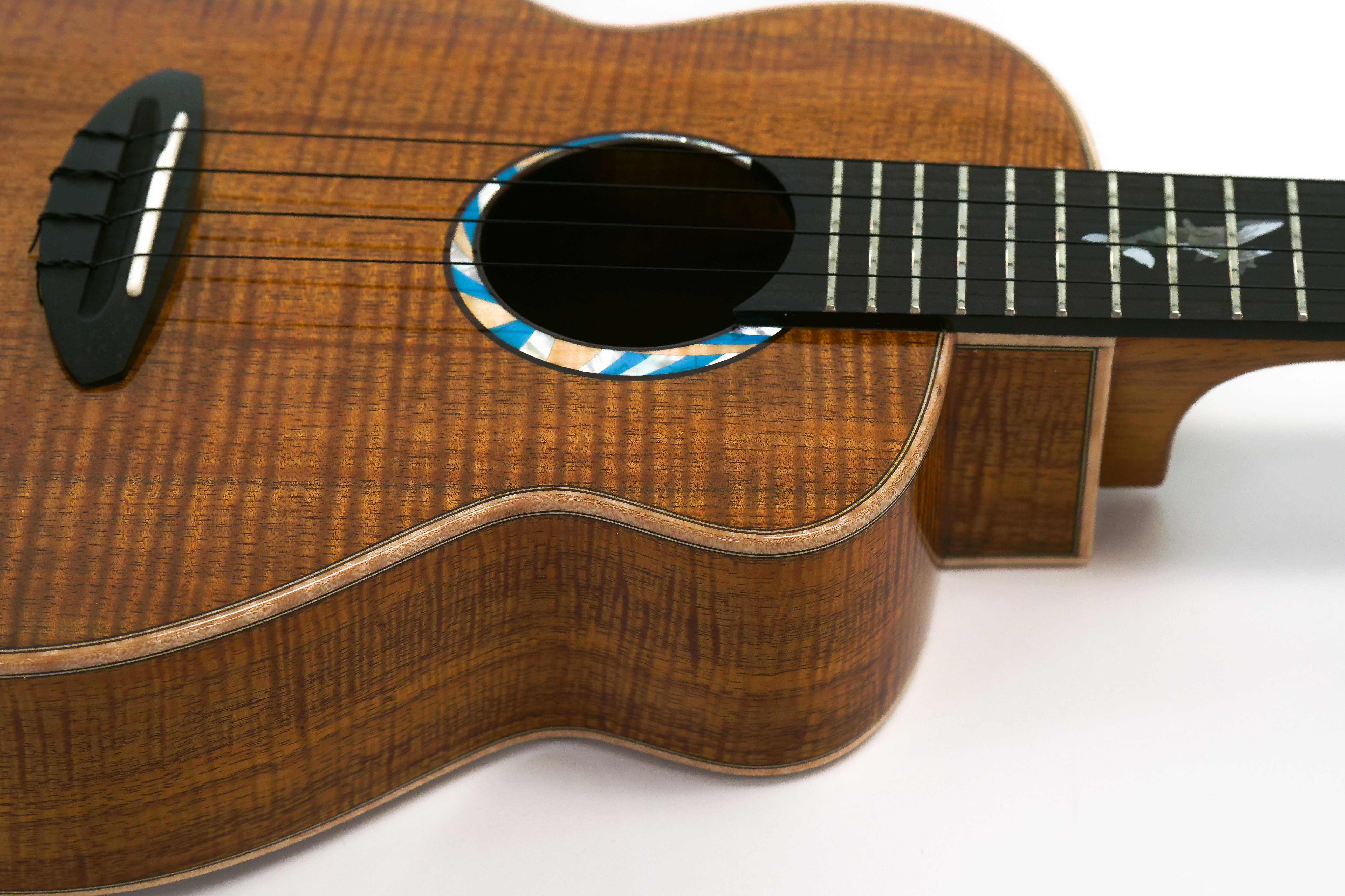 ANueNue Kyas Whale Mastergrade Tenor Ukulele