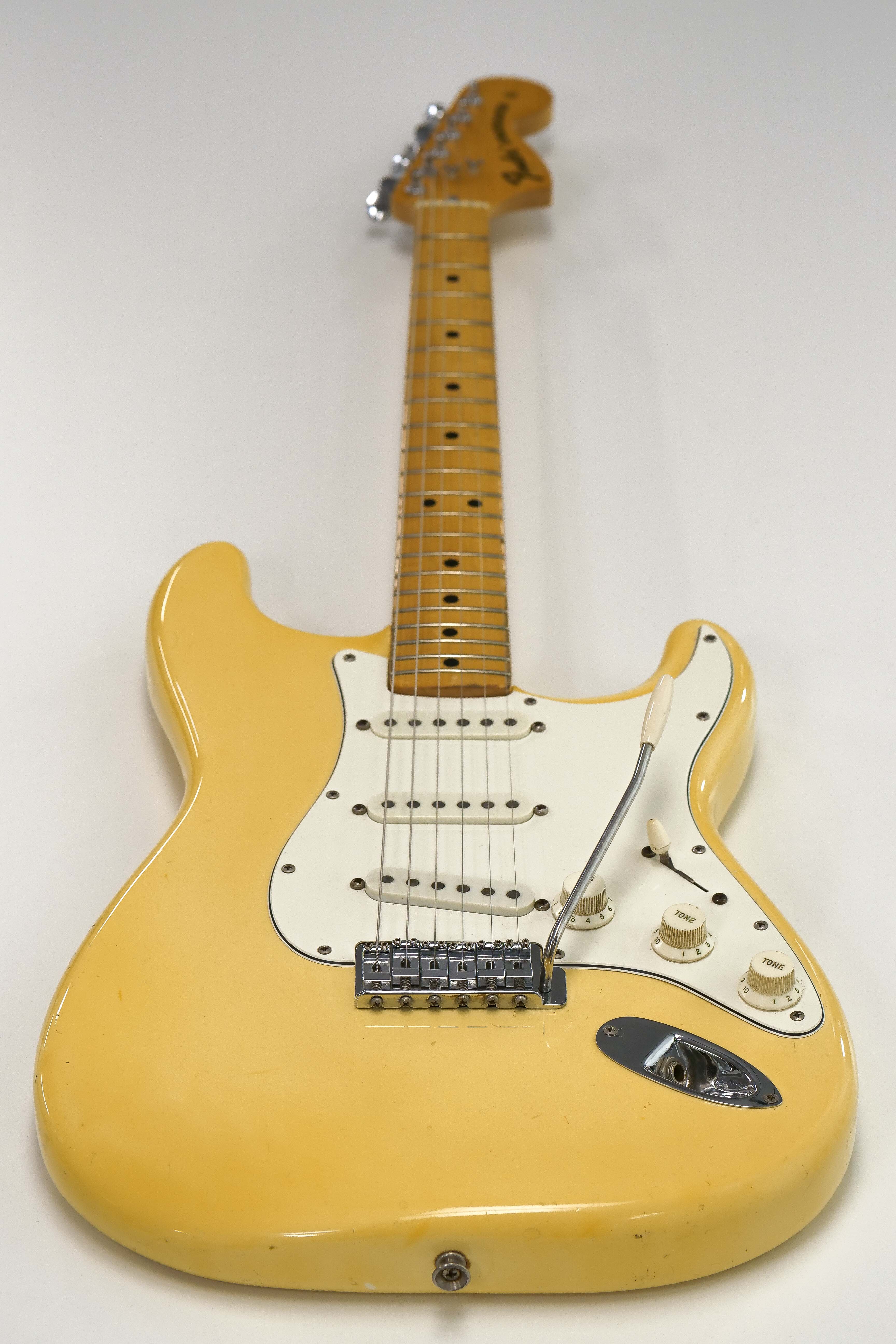 Fender 1976-1977 Stratocaster Olympic White Electric Guitar