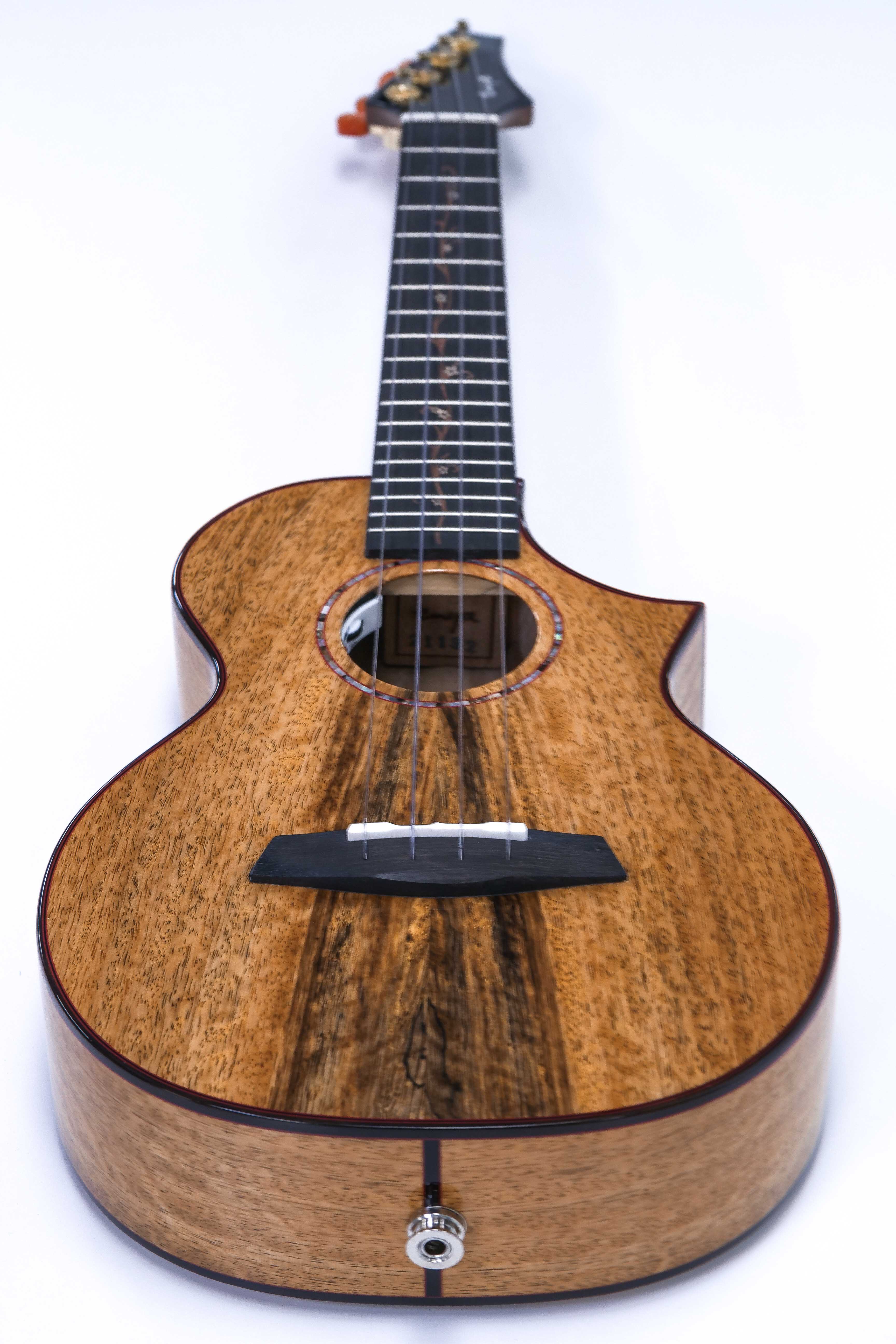 Enya EUT-MG6/EQ Mango Tenor Ukulele