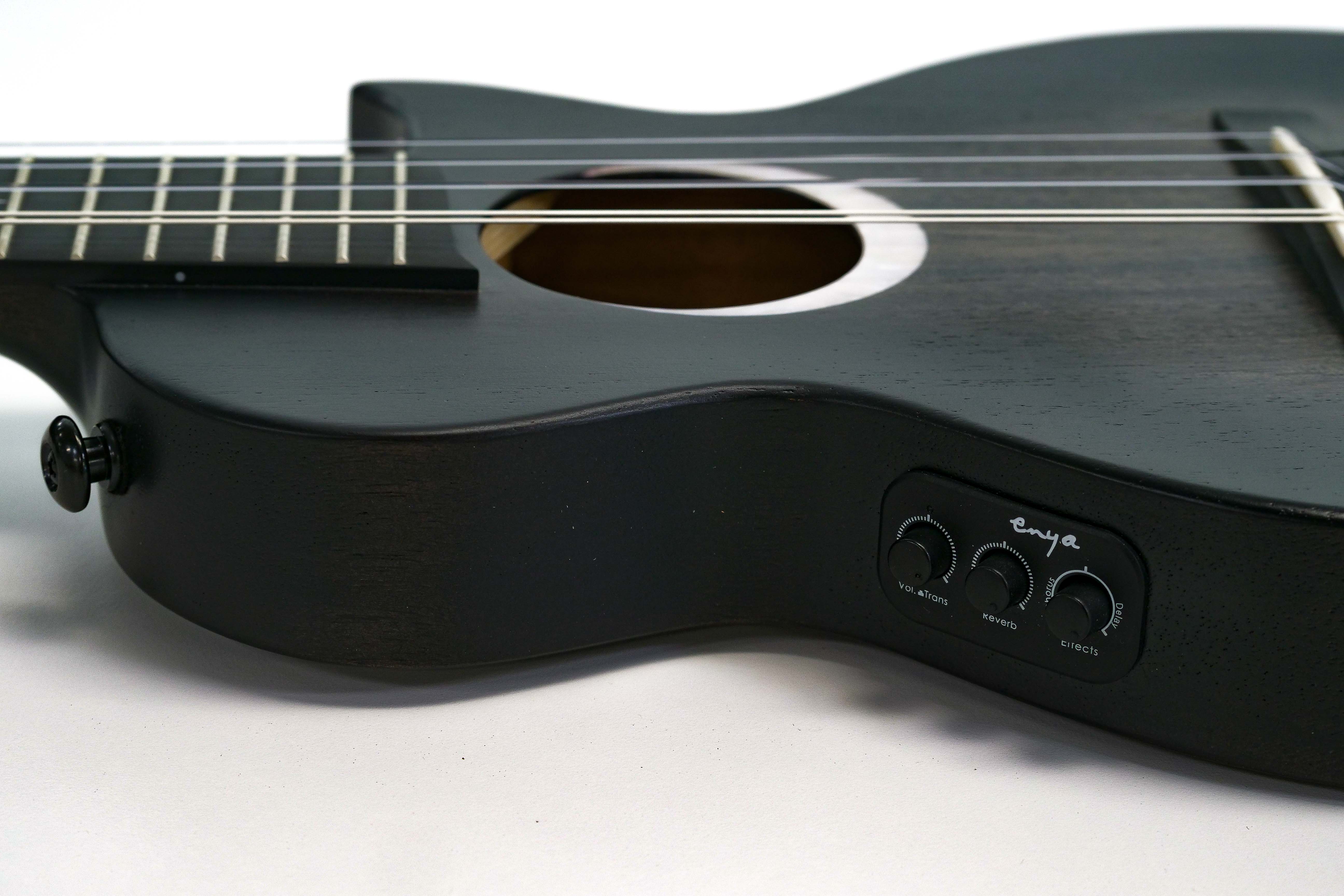 Enya EUT-MOON5-BK-EQ 5-String Tenor Ukulele