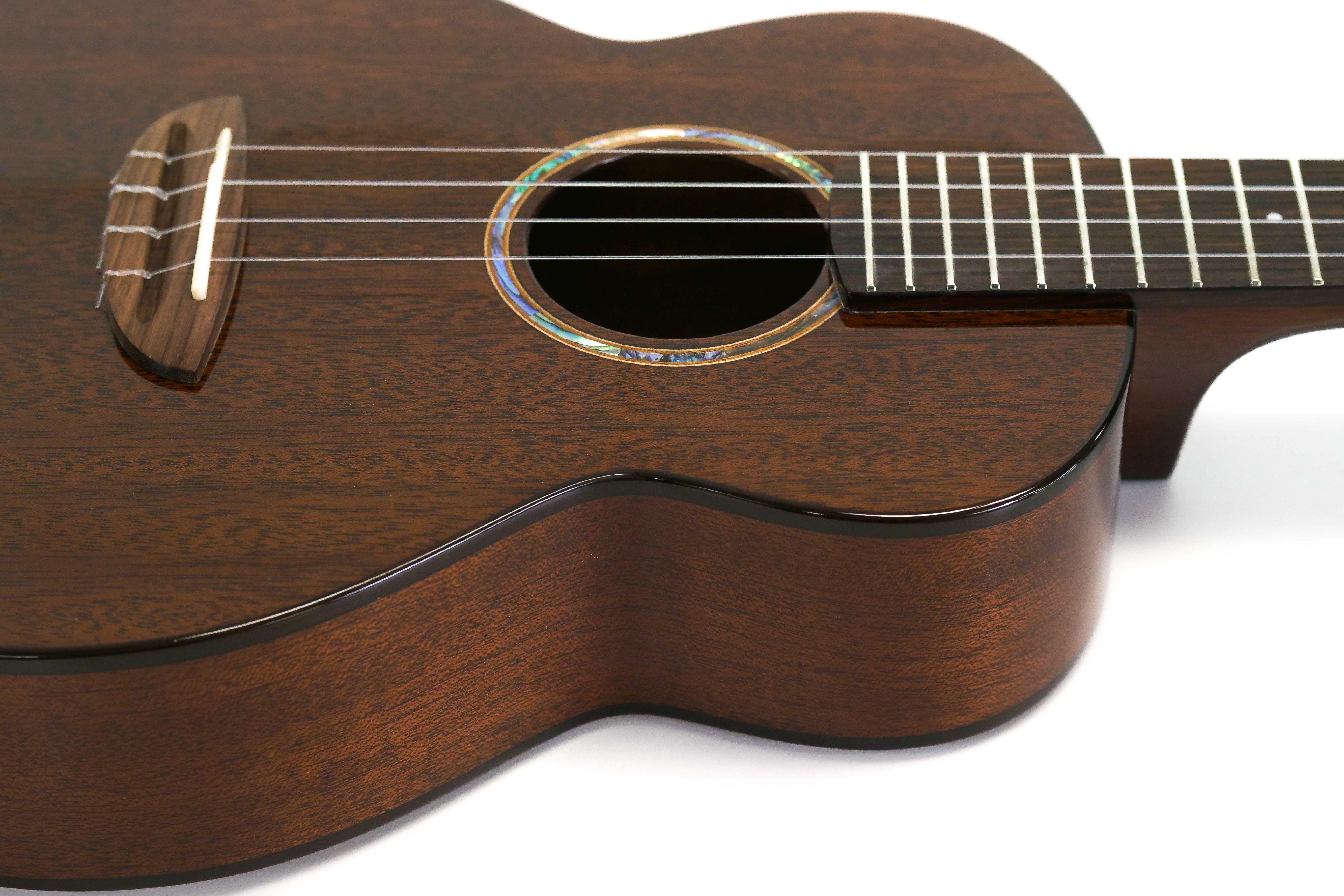 ANueNue AMM3 African Mahogany Tenor Ukulele "Reacher"