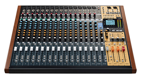 TASCAM Model 24 マルチトラックレコーダー 本体 TASCAM Model 24 Multi-Track Console - Terry Carter Music Store