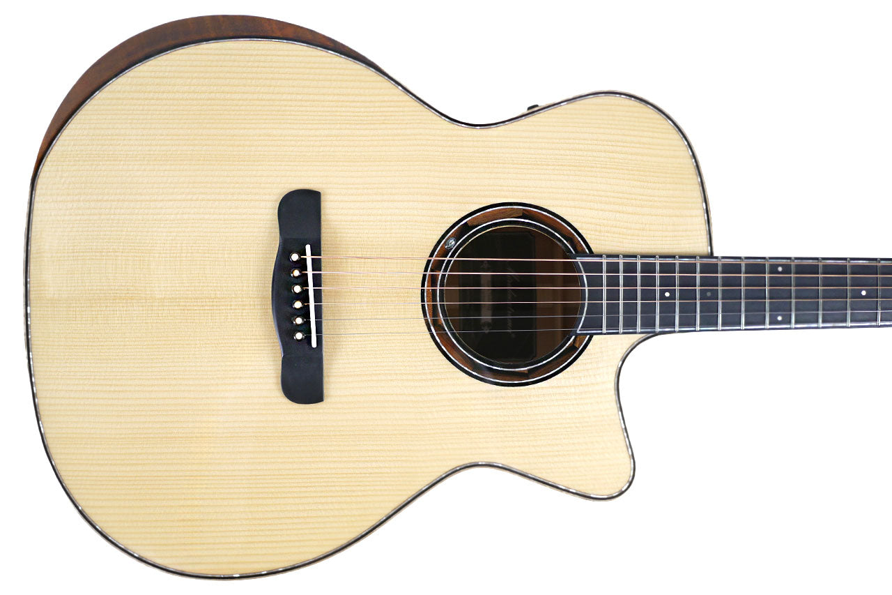 Mérida BLACKHOLE-EQ Grand Auditorium Acoustic-Electric Guitar