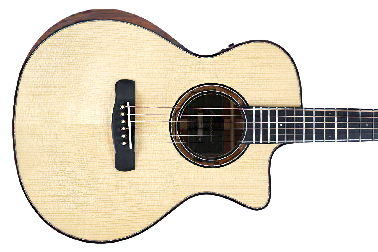 Mérida PROCNIAS-EQ Grand Symphony Acoustic-Electric Guitar
