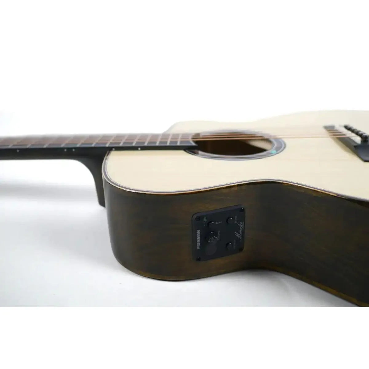 Mérida WAVE-EQ Grand Concert Acoustic-Electric Guitar with light spruce top and dark wood sides, showing Fishman electronics.