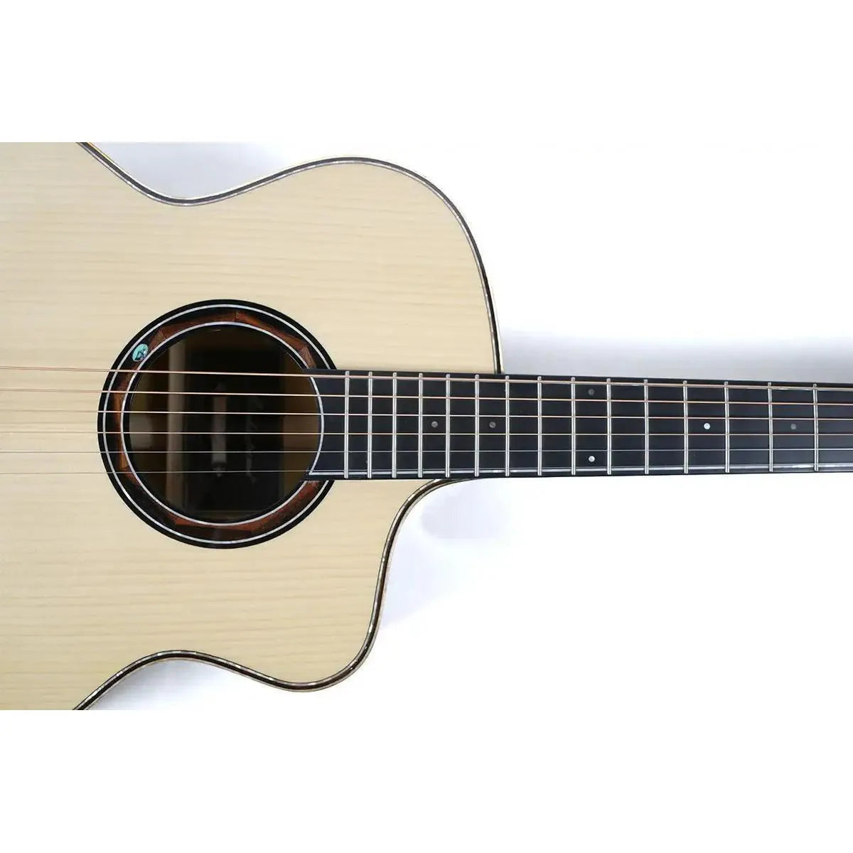Mérida WAVE-EQ Grand Concert acoustic-electric guitar with light spruce top, dark soundhole, and cutaway.