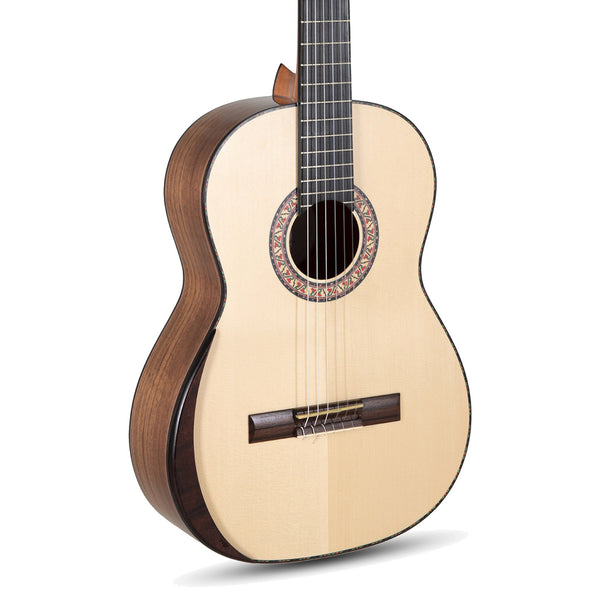 Body front of the Manuel Rodriguez Magistral E-S classical guitar: solid spruce top, rosette, tie bridge and some fretboard