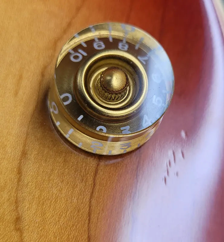 Gibson 2021 Les Paul Classic Heritage Cherry Sunburst Electric Guitar