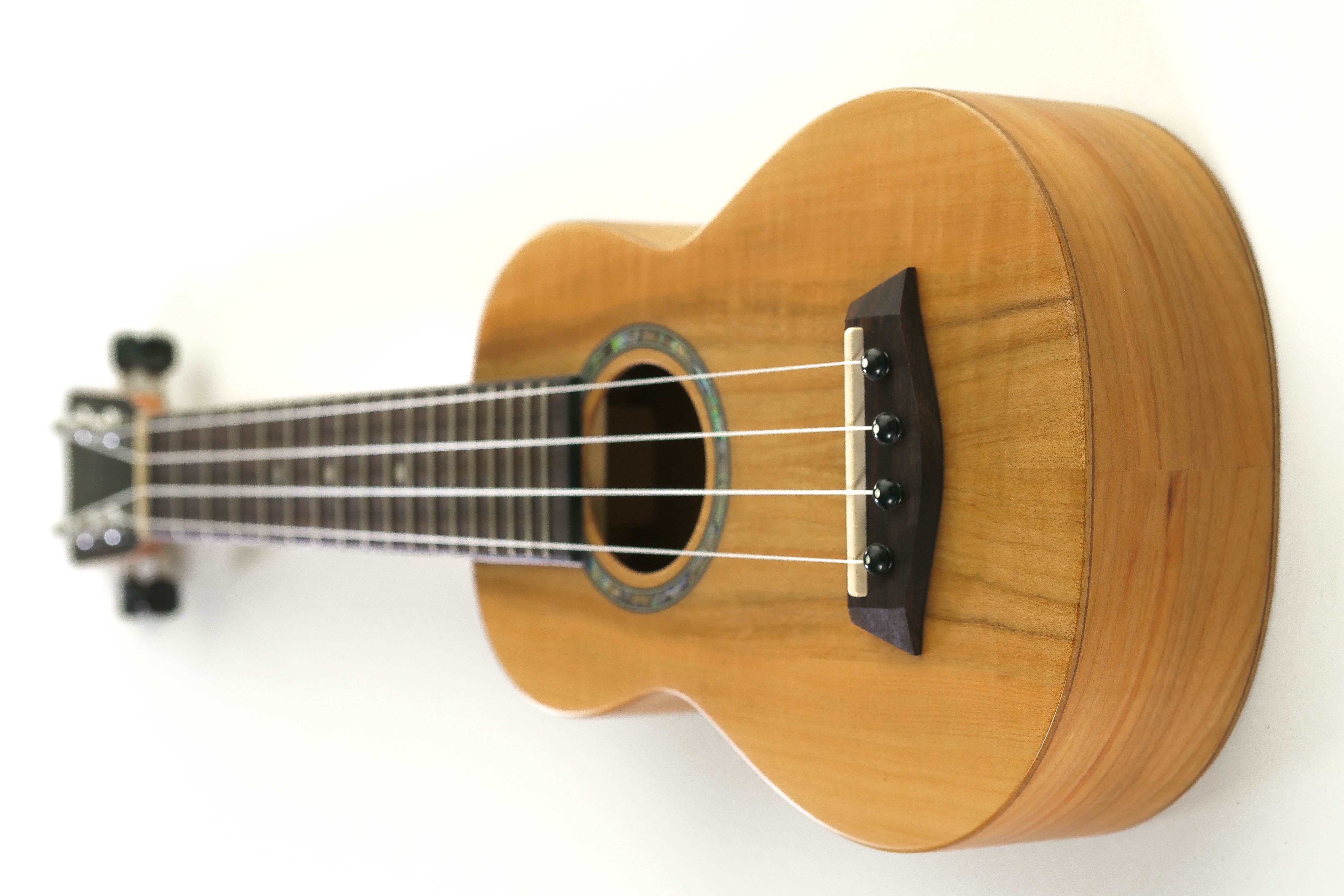 Islander MAS-4 Soprano Ukulele Spalted Maple "Luciano"