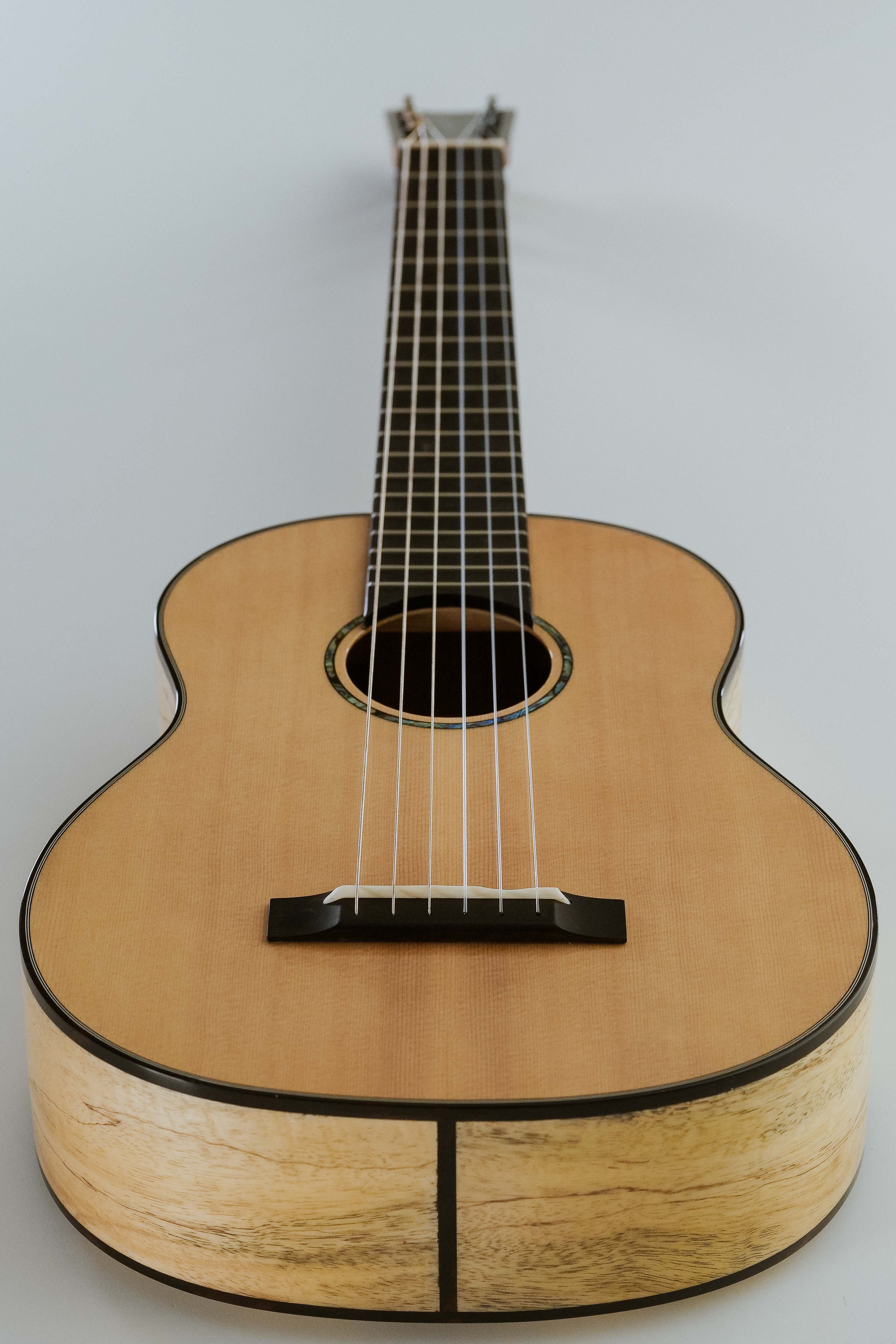 Romero Creations RC-P6-SMG Parlor Guitar