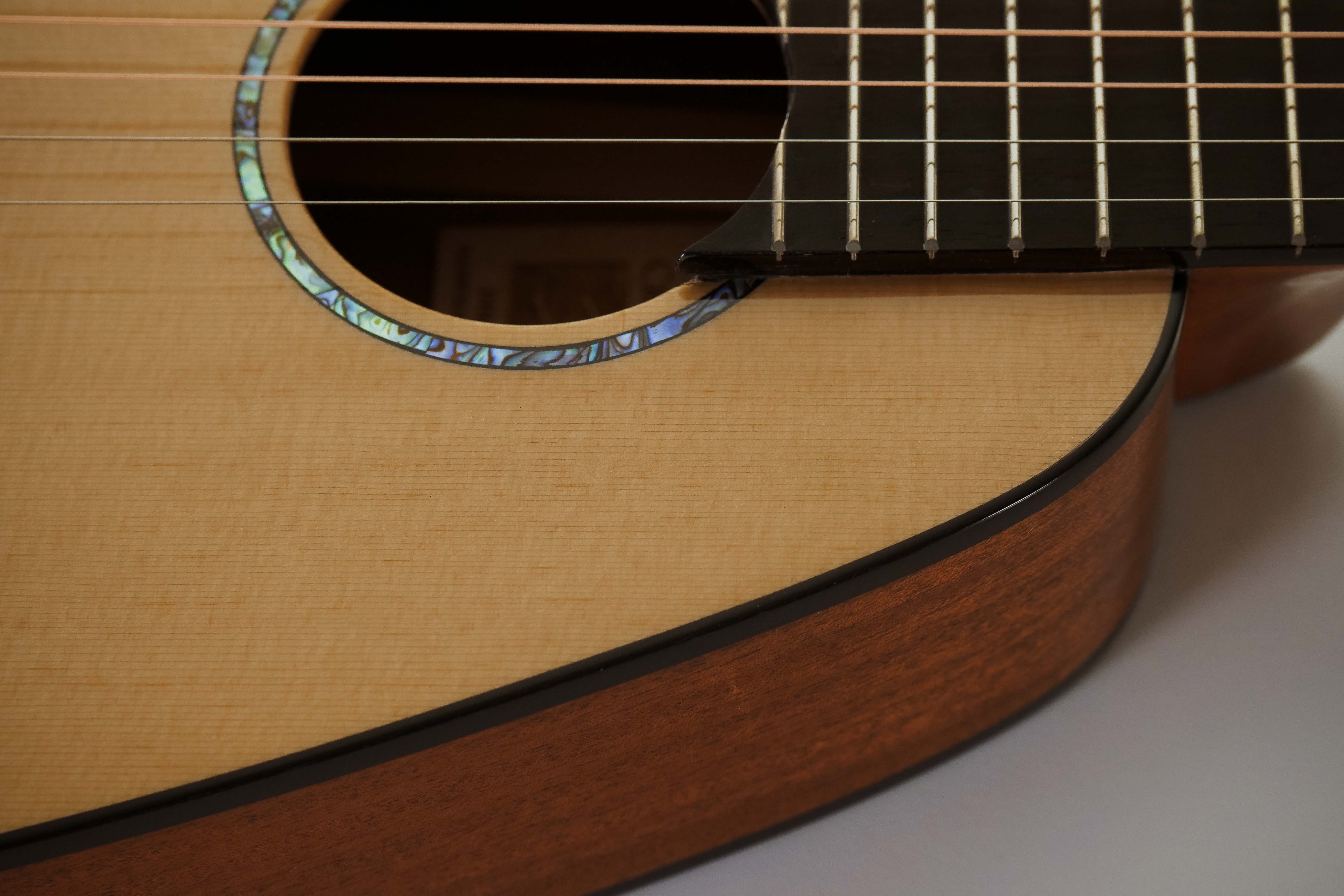 Romero Creations RC-DHo6-S-SM 6 Steel String Baritone Guitar/Guielele "RUI"