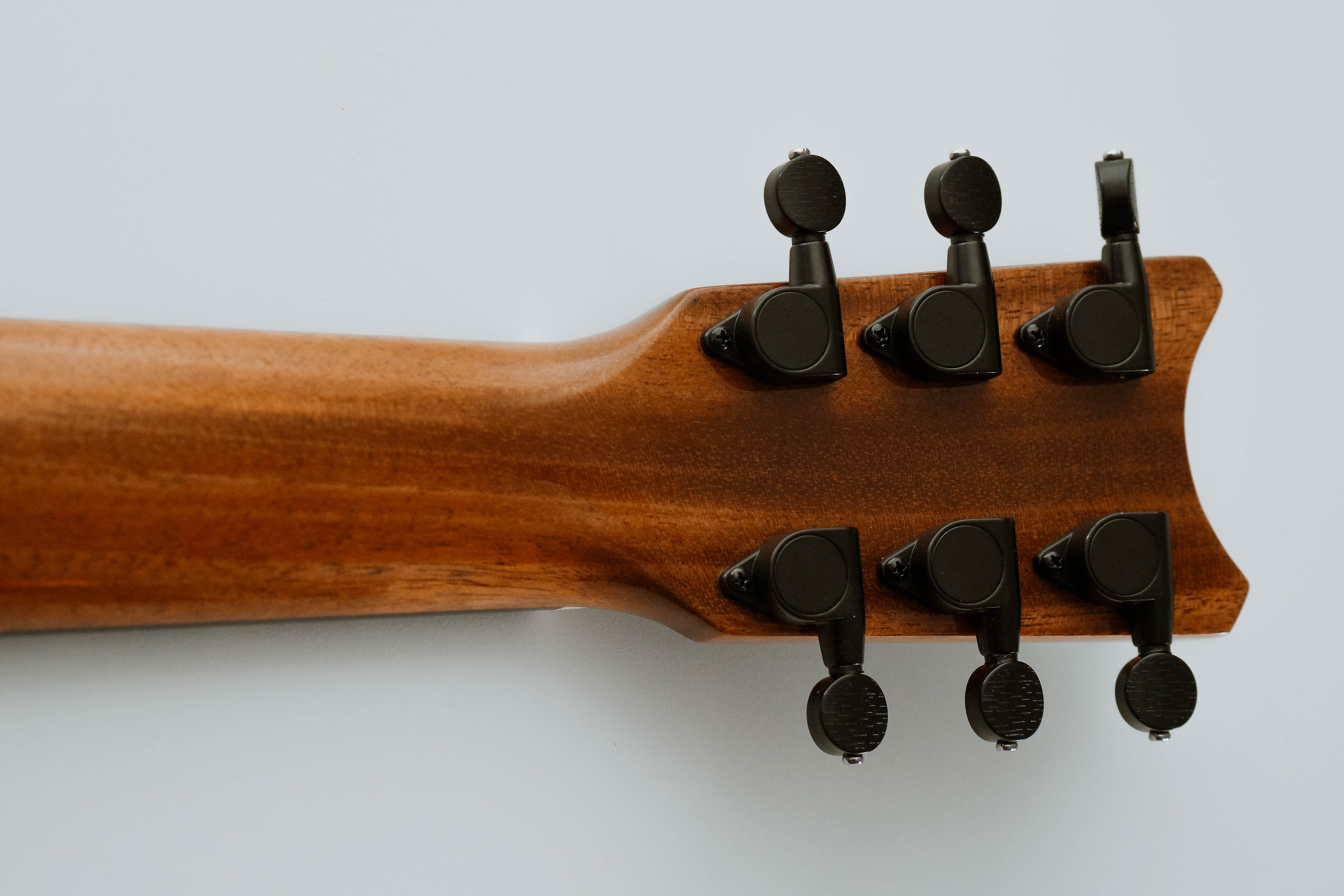 Romero Creations RC-DHo6-S-SM 6 Steel String Baritone Guitar/Guielele "RUI"