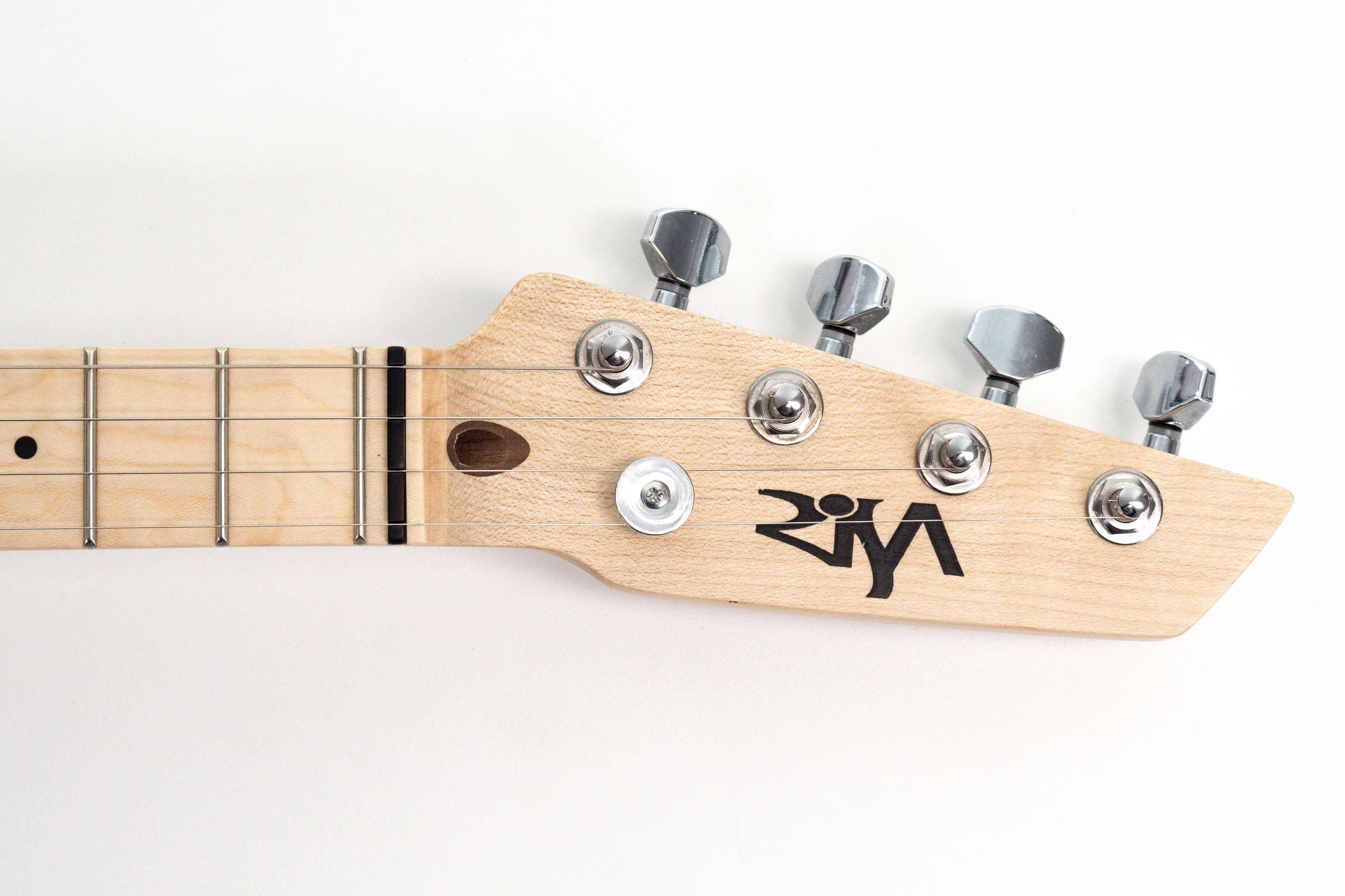 【完動品】RISA Musical Instruments エレキギター 完動品】RISA Musical Instruments エレキギター 完動品】RISA Musical